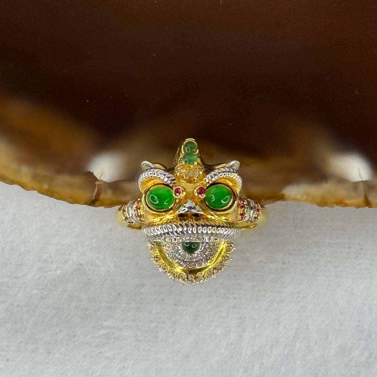 Type A Burmese Full Spicy Green Jade Jadeite 18K Yellow and White Gold customised Moveable Wu Shi Lion Head with Diamonds Ring 6.00g 13.1 by 22.5 by 8.3mm US6.25 HK13.5 Inner Dia 17.0mm - Huangs Jadeite and Jewelry Pte Ltd