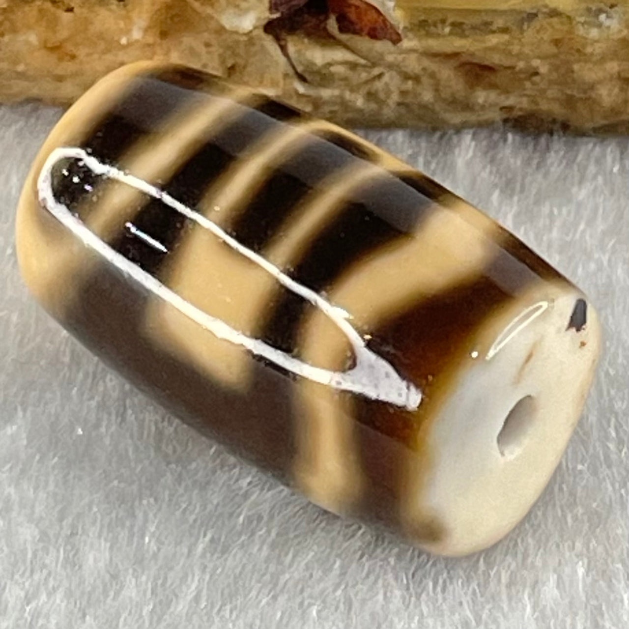 Natural Powerful Tibetan Old Oily Agate Sky Door Serenity 1 Eye Dzi Bead Heavenly Master (Tian Zhu) 一眼天门天诛 4.82g 19.9 by 11.7mm - Huangs Jadeite and Jewelry Pte Ltd