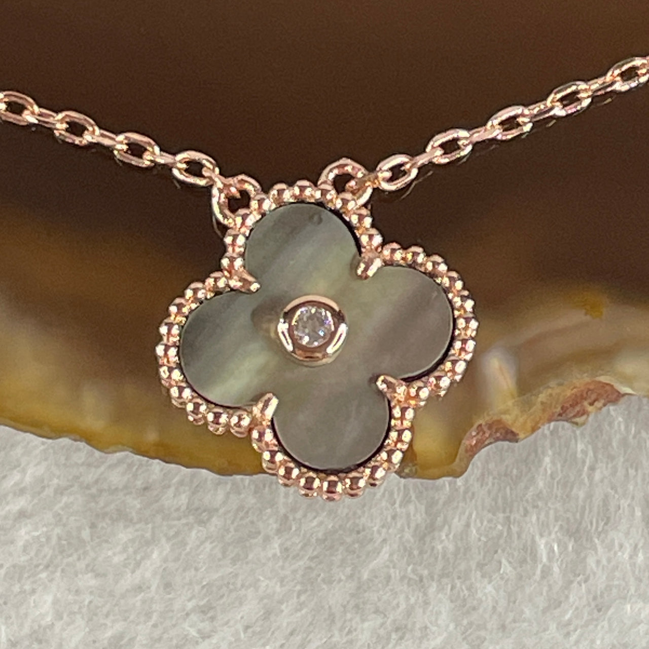 0.15Ct Colourless Round Brilliant Diameter 3.25mm VVS1 Excellent Cut Moissanite Excellent Polish Excellent Symmetry None Florescence in S925 Gold Color Greyish 4 Leaf Clover Necklace Length 36-45cm GRA 321966024