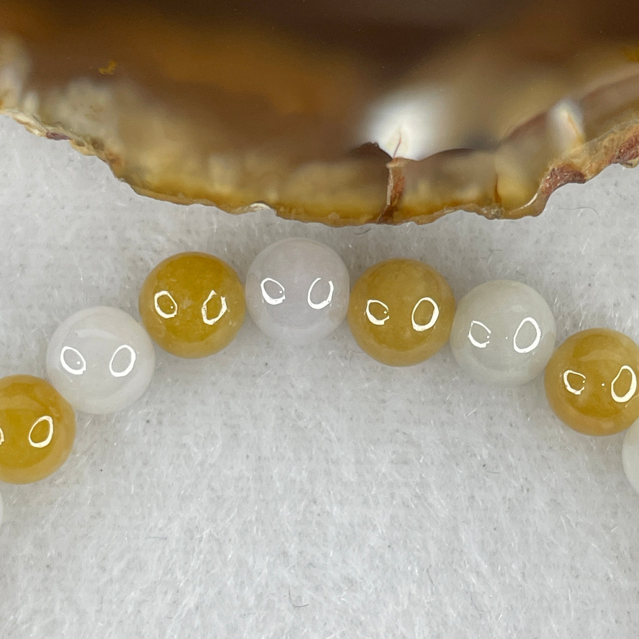 Natural Type A Faint Lavender Jadeite Bracelet | 14.5cm Petite 6.4mm Round Genuine Violet Jade Bead Strand with Warm Yellow Accents (12.03g, 28 Beads)