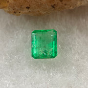 Natural Colombia Vivid Green Emerald (Beryl) Cut-Cornered Rectangular Step cut 0.40ct 4.9 by 4.2 by 2.6mm - Huangs Jadeite and Jewelry Pte Ltd