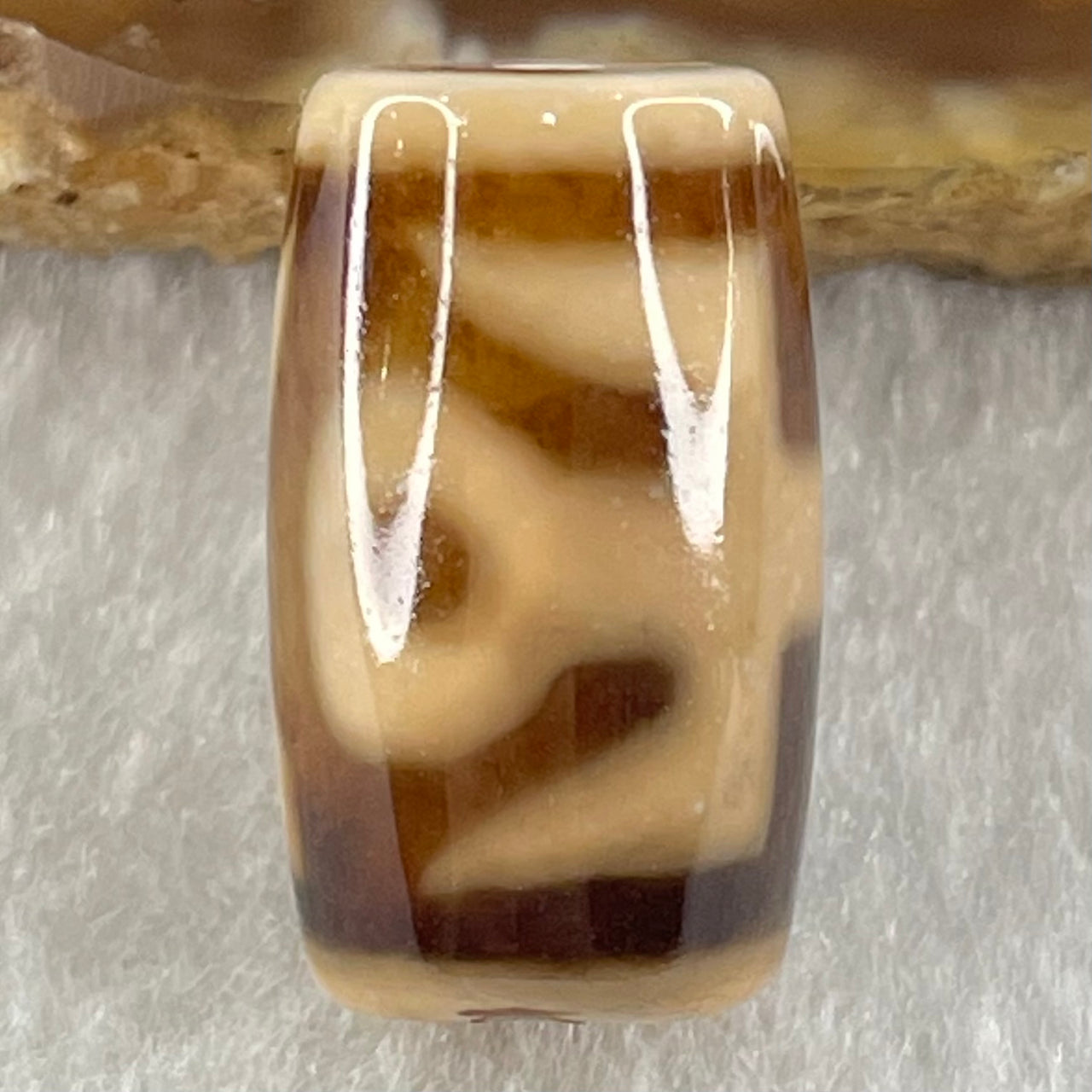 Natural Powerful Tibetan Old Oily Agate Patina Guiren Tairen Human Dzi Bead Totem Amulet Heavenly Master (Tian Zhu) 贵人天诛 4.83g 20.0 by 11.7mm - Huangs Jadeite and Jewelry Pte Ltd