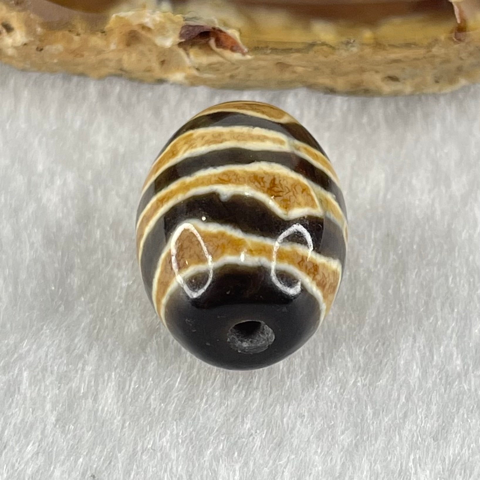 Natural Powerful Tibetan Old Oily Agate Double Tiger Tooth Daluo Dzi Bead Heavenly Master (Tian Zhu) 双虎呀天诛 5.38g 19.2 by 14.1mm - Huangs Jadeite and Jewelry Pte Ltd