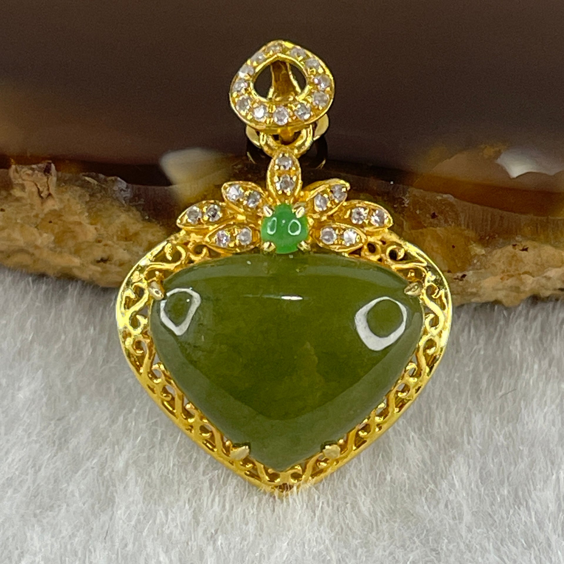 Type A Natural Icy Green Jadeite Heart Shape in 18K 750 Yellow Gold and Diamonds Clasp Pendant 1.83g 10.5 by 13.0 by 3.0mm - Huangs Jadeite and Jewelry Pte Ltd