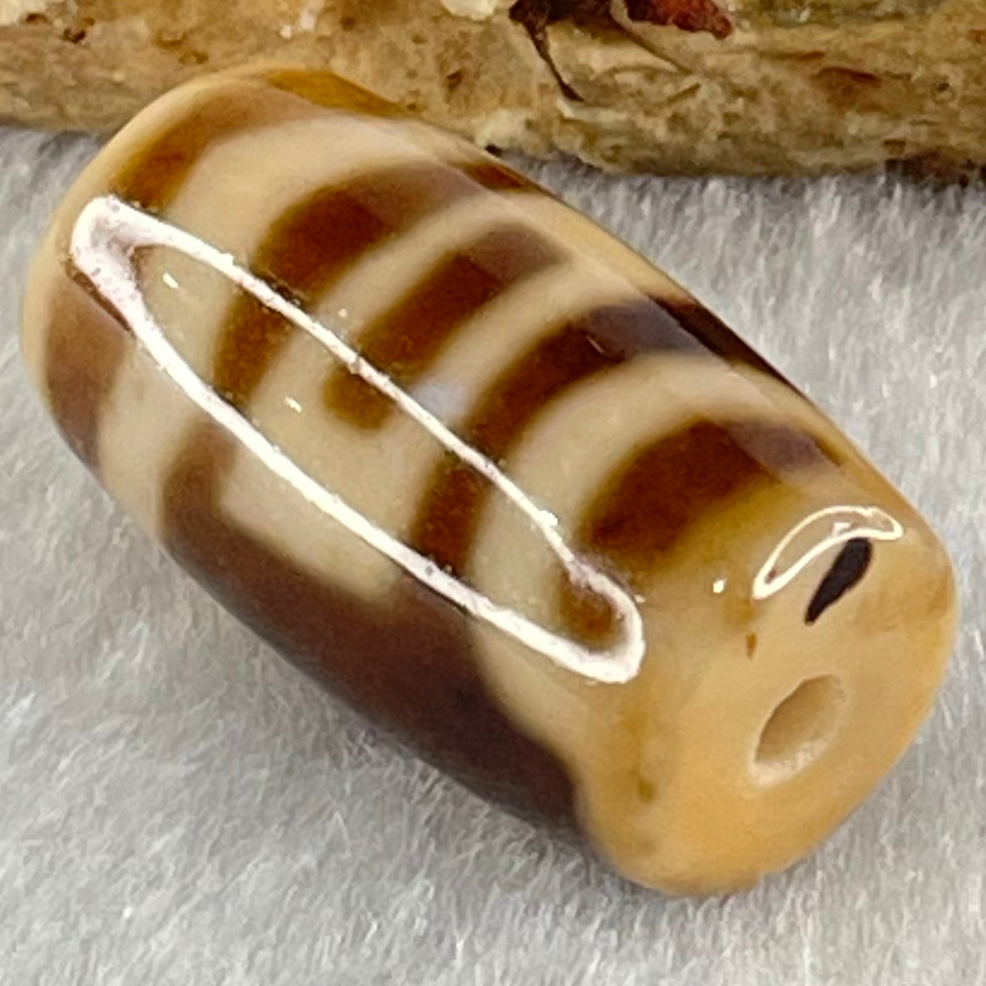 Natural Powerful Tibetan Old Oily Agate Sky Door Serenity 1 Eye Dzi Bead Heavenly Master (Tian Zhu) 一眼天门天诛 4.86g 20.4 by 11.7mm - Huangs Jadeite and Jewelry Pte Ltd