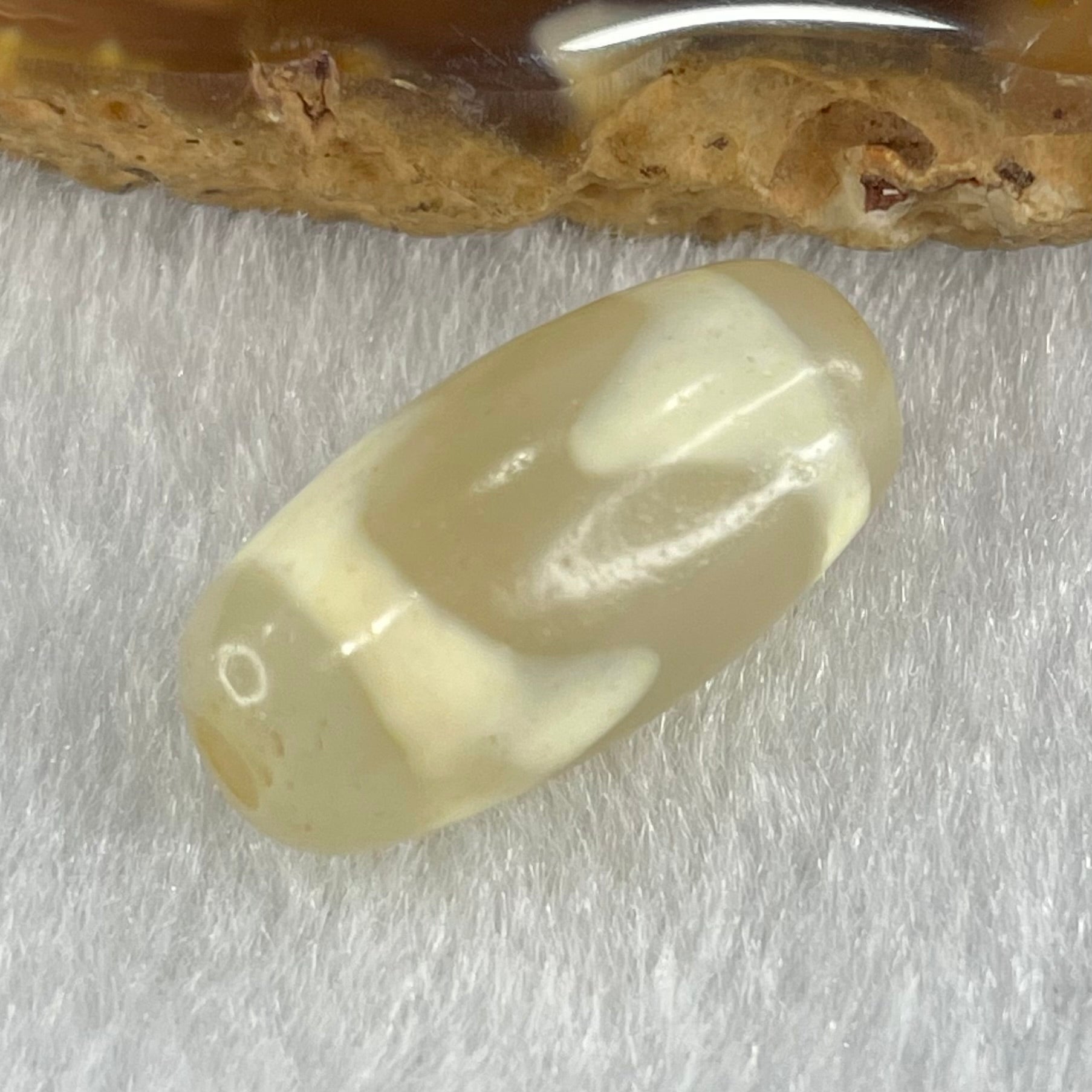 Natural Powerful Tibetan Old Oily Agate Tiger Tooth Daluo Dzi Bead Heavenly Master (Tian Zhu) 虎呀天诛 2.99g 20.1 by 10.1mm - Huangs Jadeite and Jewelry Pte Ltd