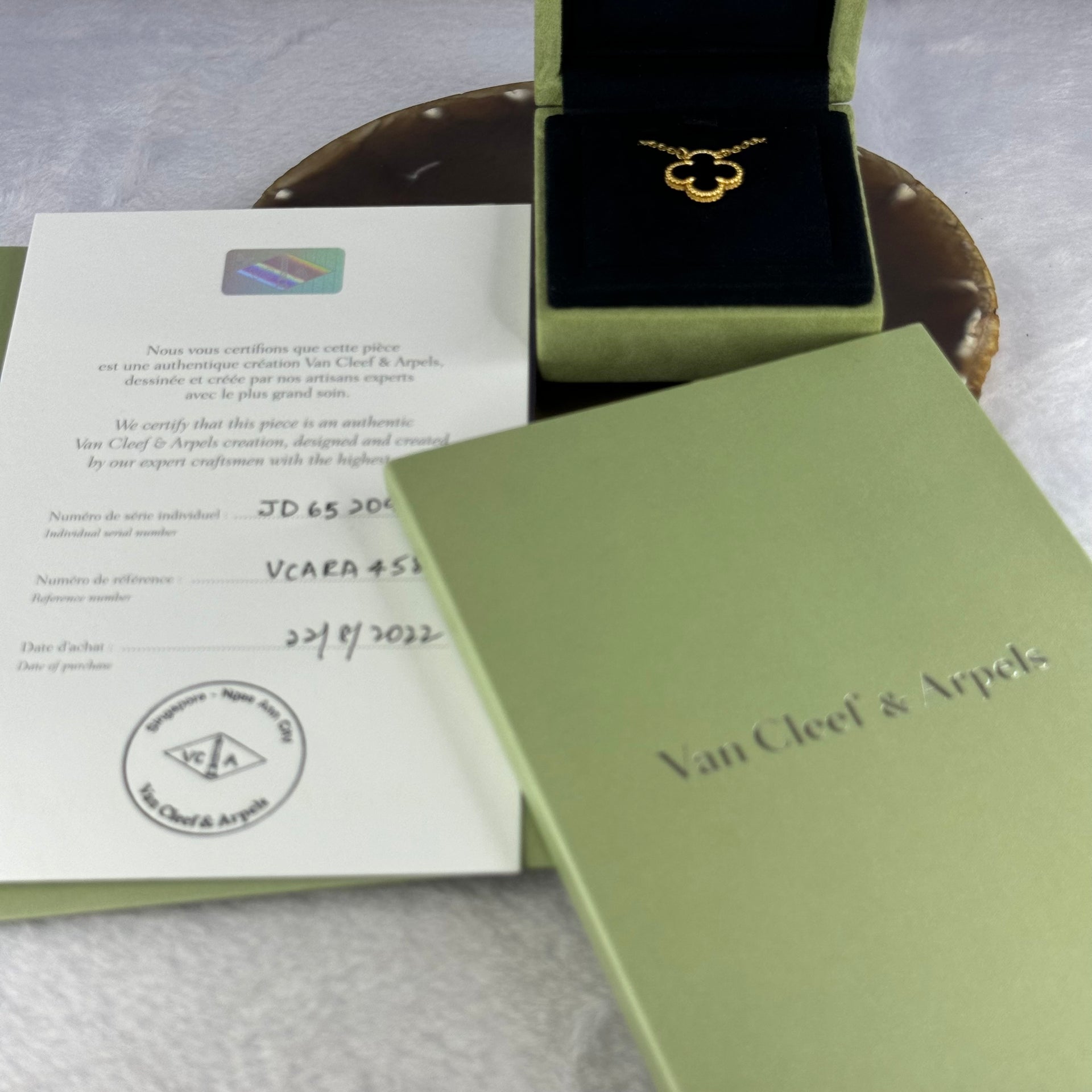 (Pre-Love) Van Cleef & Arpels VCA Vintage Alhambra Pendant Necklace 18K yellow gold Onyx 5.49g 42cm - Huangs Jadeite and Jewelry Pte Ltd