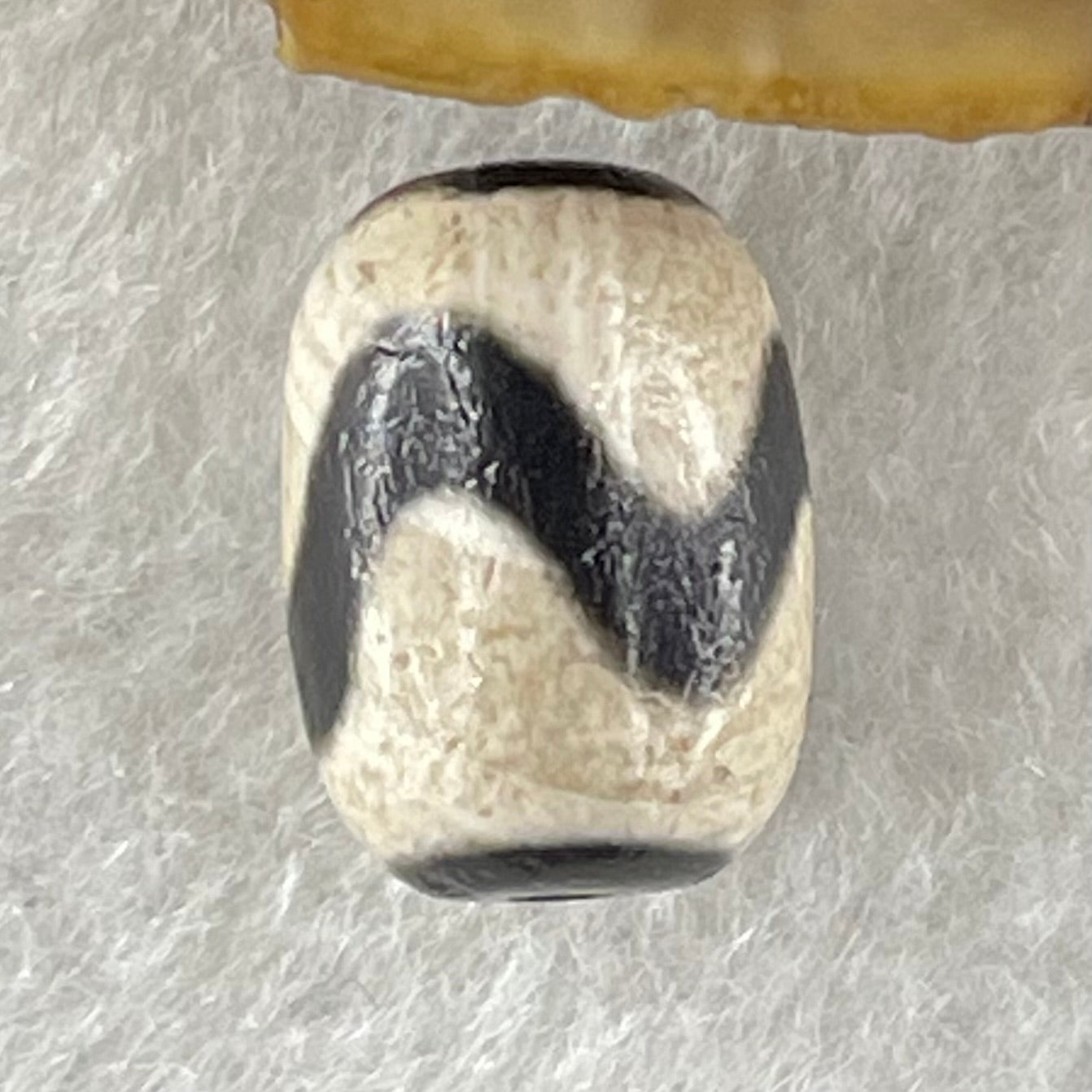 Natural Powerful Tibetan Old Oily Agate Tiger Tooth Daluo Dzi Bead Heavenly Master (Tian Zhu) 2.20g 14.0 by 10.1mm - Huangs Jadeite and Jewelry Pte Ltd