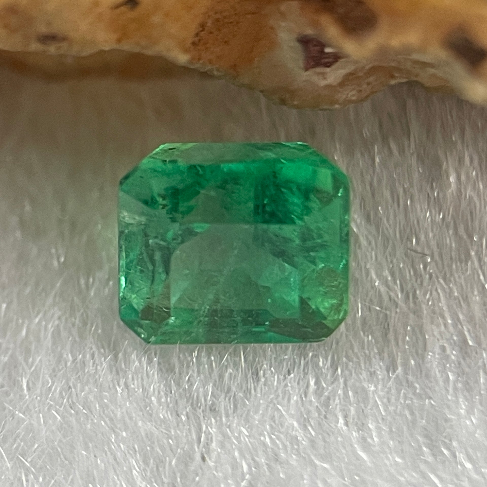 Natural Colombia Green Emerald (Beryl) Cut-Cornered Rectangular step cut 0.83ct 5.4 by 4.9 by 4.3mm - Huangs Jadeite and Jewelry Pte Ltd