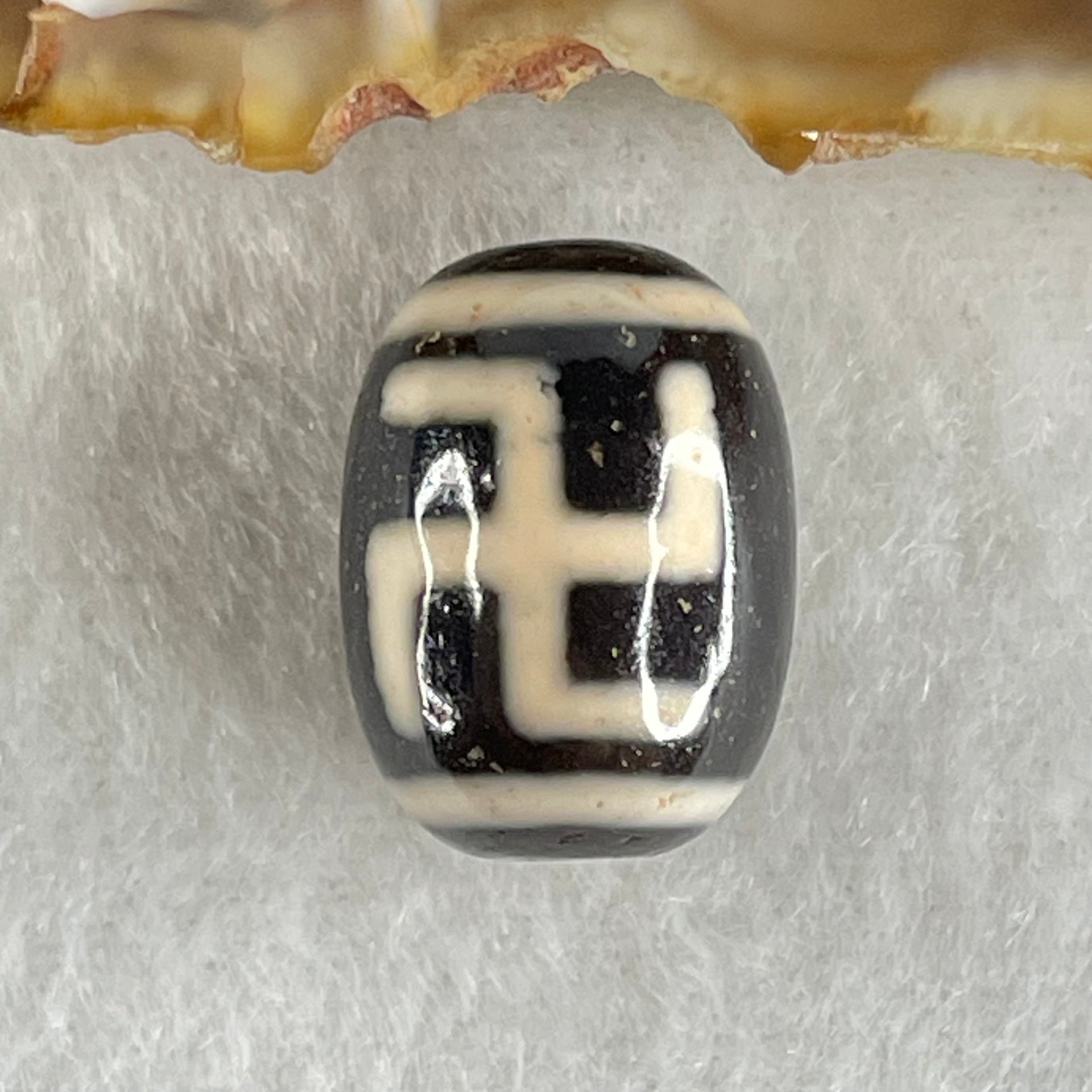 Natural Powerful Tibetan Old Oily Agate 1 Eye With Swastika Dzi Bead (Hotu Dzi) 4.46g 17.4 by 12.9mm - Huangs Jadeite and Jewelry Pte Ltd