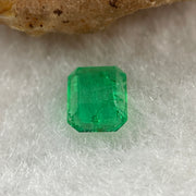 Natural Colombia Vivid Green Emerald (Beryl) Cut-Cornered Rectangular Step cut 0.42ct 5.4 by 4.4 by 2.1mm - Huangs Jadeite and Jewelry Pte Ltd