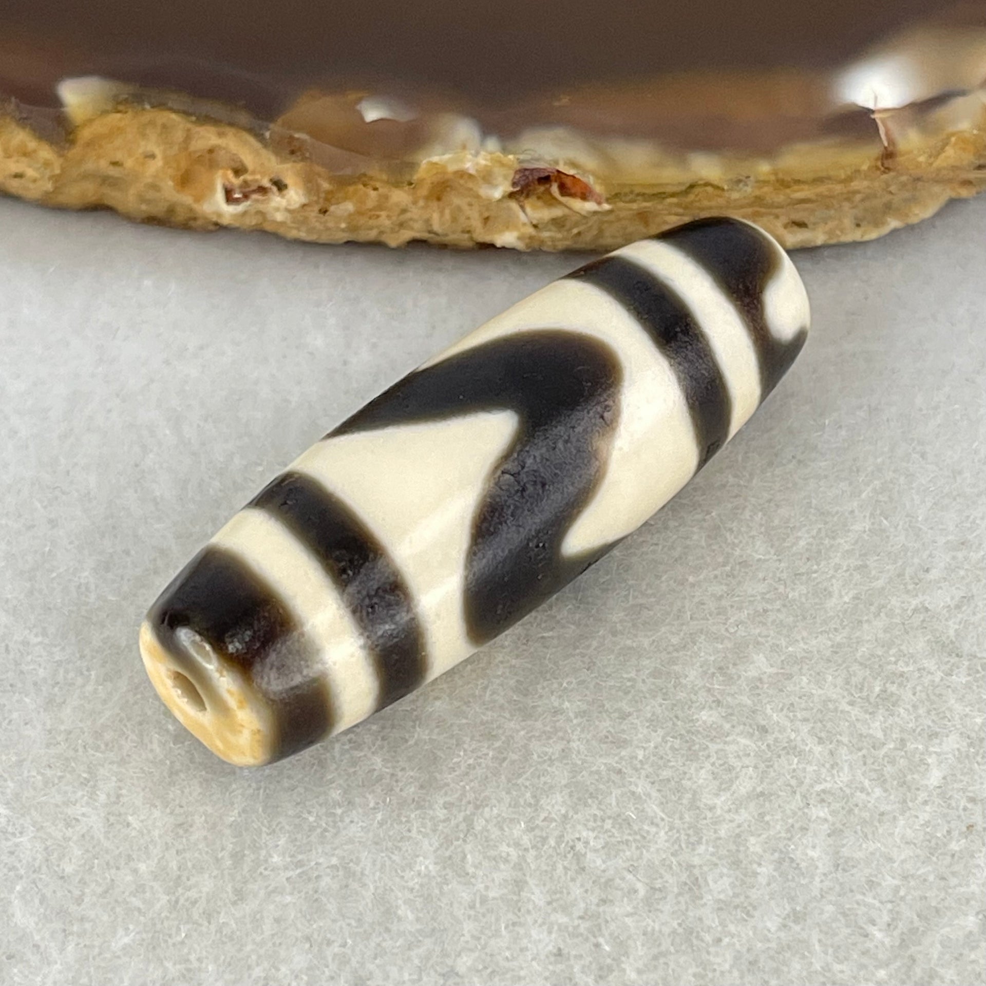 Natural Powerful Tibetan Old Oily Agate Tiger Tooth Daluo Dzi Bead Heavenly Master (Tian Zhu) 10.37g 39.3 by 12.9mm - Huangs Jadeite and Jewelry Pte Ltd