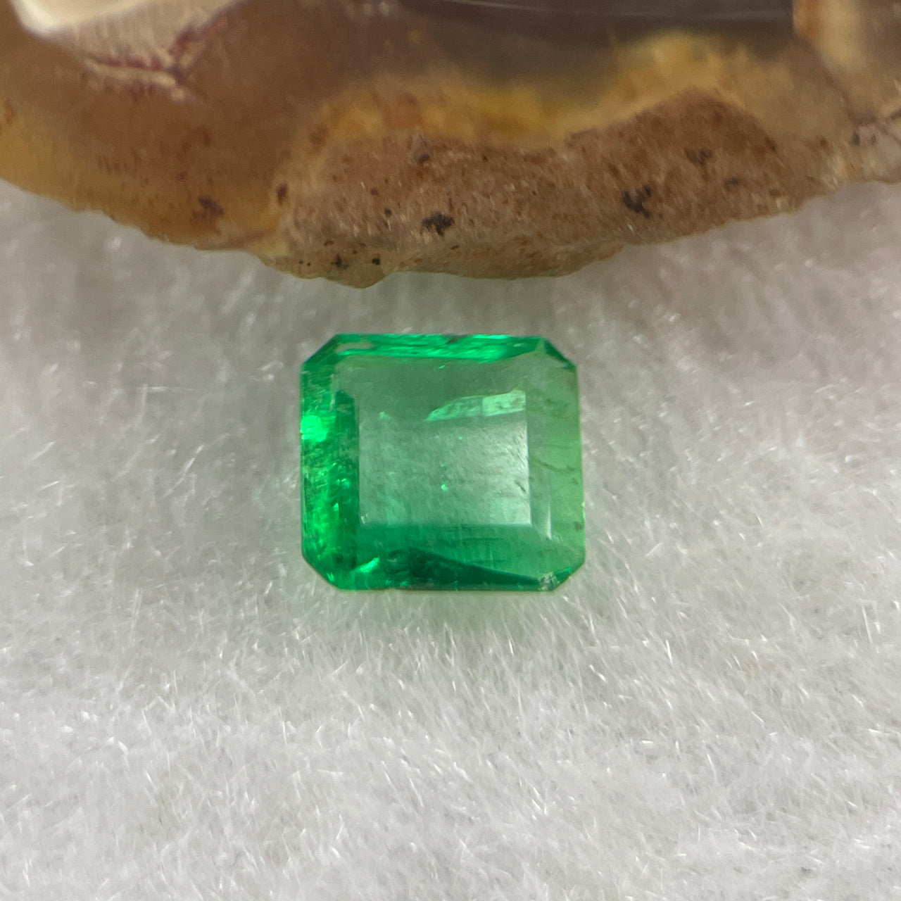 Natural Colombia Green Emerald (Beryl) Cut-Cornered Rectangular step cut 0.55ct 5.8 by 5.7 by 2.1mm - Huangs Jadeite and Jewelry Pte Ltd