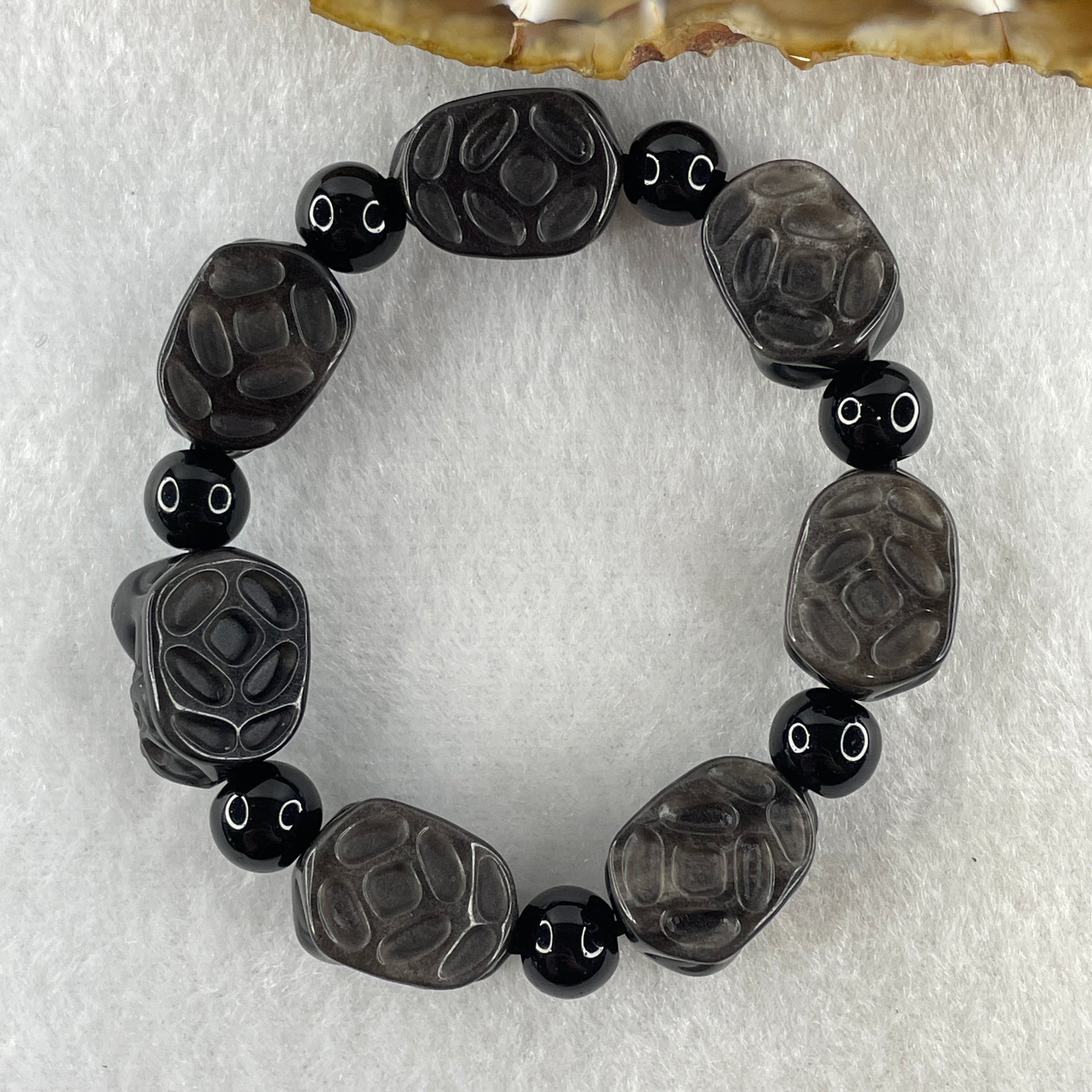 Medium Obsidian Pixiu 17.3 by 12.2 by 12.2mm 8pcs and 8 Beads 8.4mm Bracelet 34.11g 16cm - Huangs Jadeite and Jewelry Pte Ltd