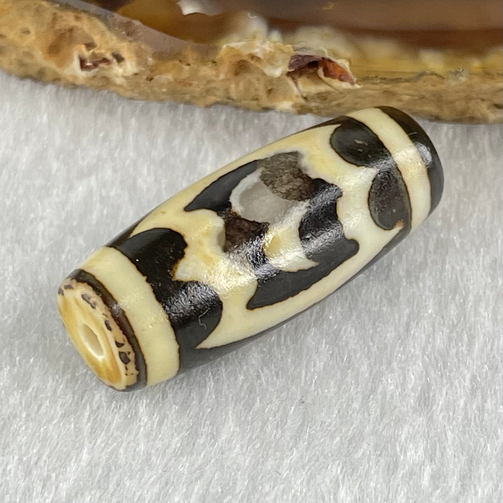 Natural Powerful Tibetan Old Oily Agate Double Garuda Dzi Bead Heavenly Master (Tian Zhu) 5.85g 28.2 by 11.5mm - Huangs Jadeite and Jewelry Pte Ltd