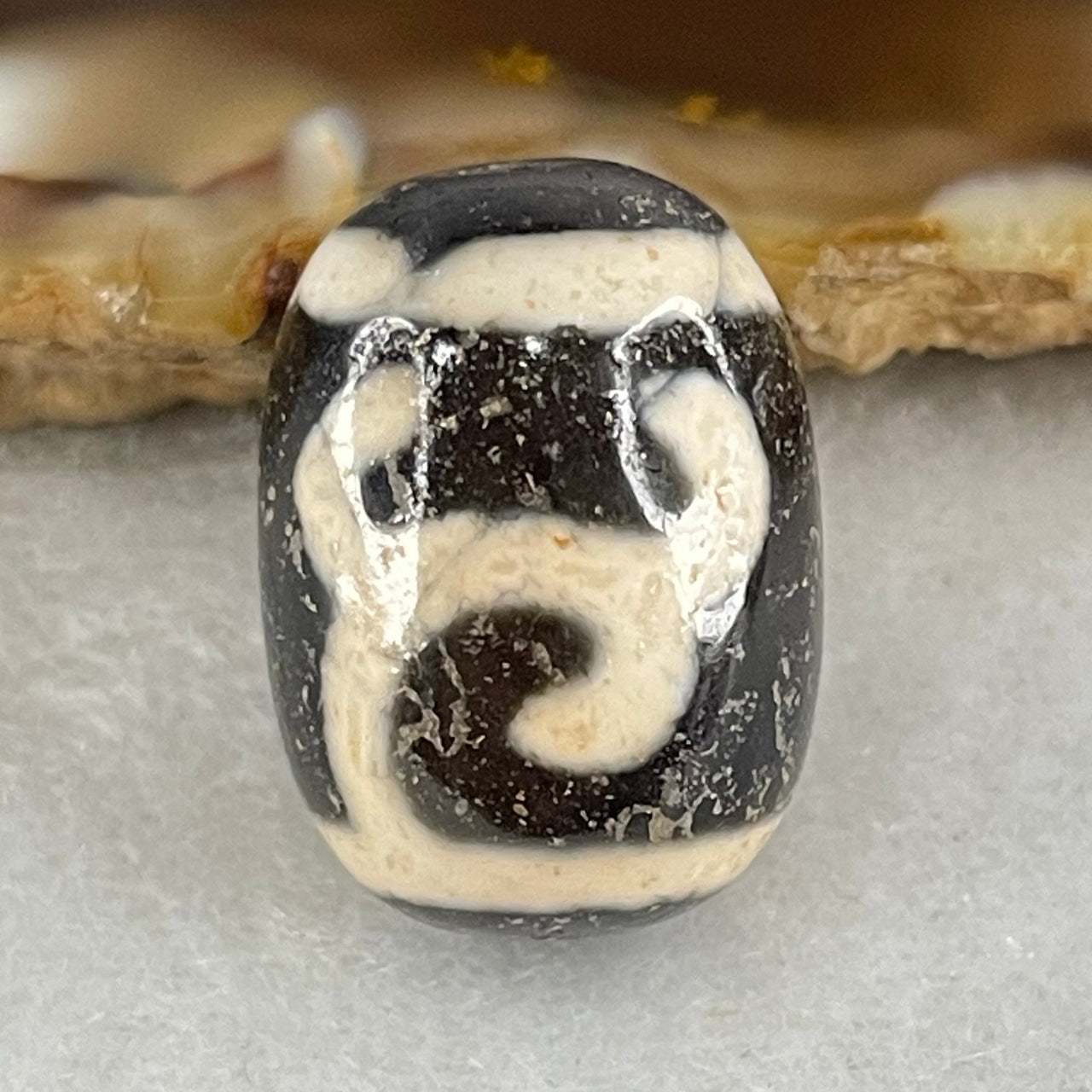 Natural Powerful Tibetan Old Oily Black White Agate Green Tara Dzi Bead Heavenly Master (Tian Zhu) 绿度母天珠 4.50g 17.7 by 12.9mm - Huangs Jadeite and Jewelry Pte Ltd