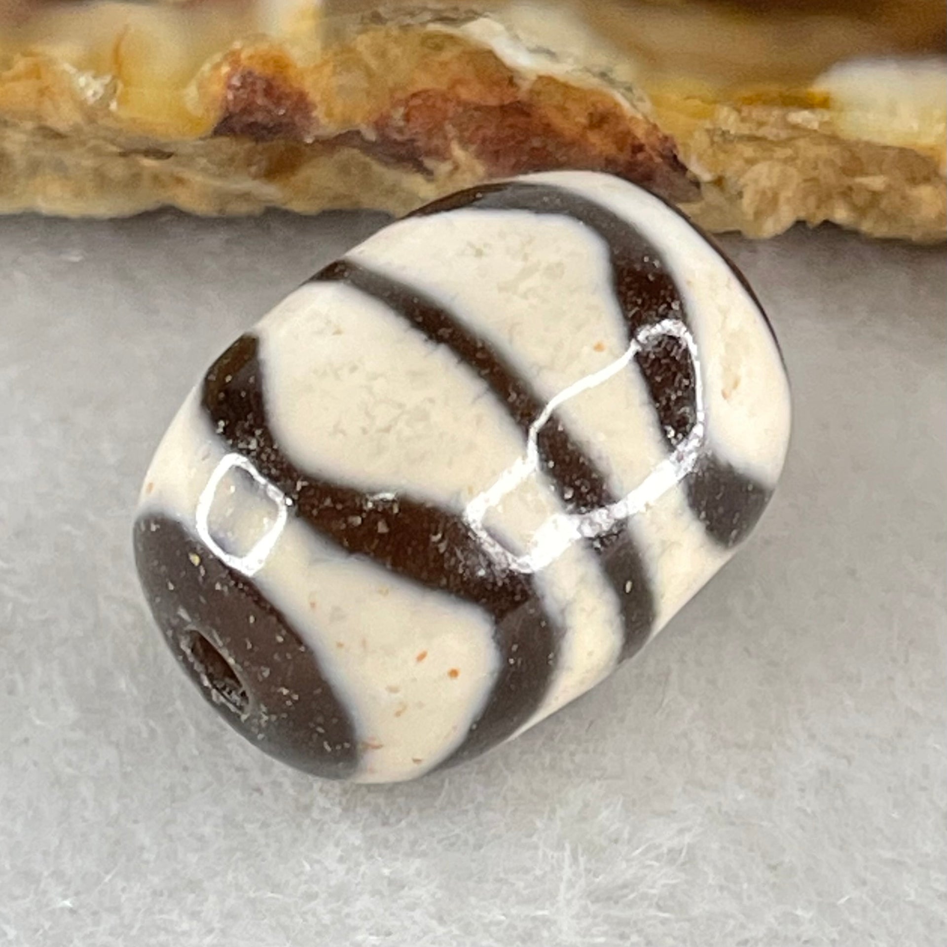 Natural Powerful Tibetan Old Oily Agate Double Tiger Tooth Daluo Dzi Bead Heavenly Master (Tian Zhu) 虎呀天诛 4.39g 17.6 by 12.9mm - Huangs Jadeite and Jewelry Pte Ltd