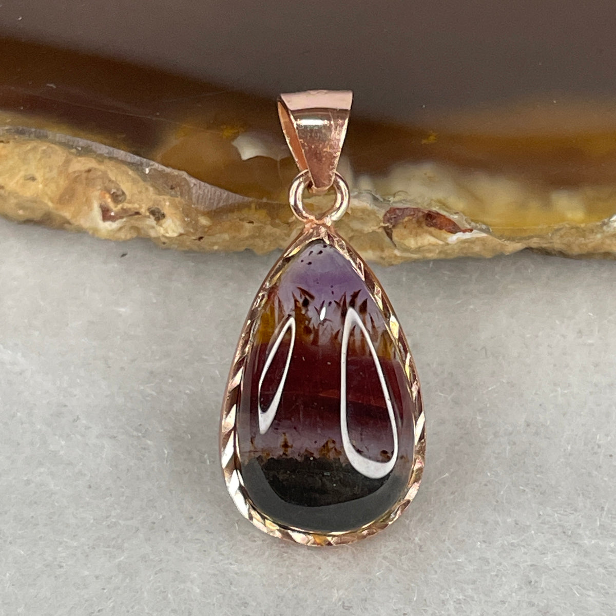 Collectors Grade Natural Purple Titanium Aurora Auralite 23 Teardrop Pendant in S925 Gold-Tone Silver Clasp | 15.5mm Chevron Amulet (1.74g | 15.5 by 9.6 by 4.5mm)