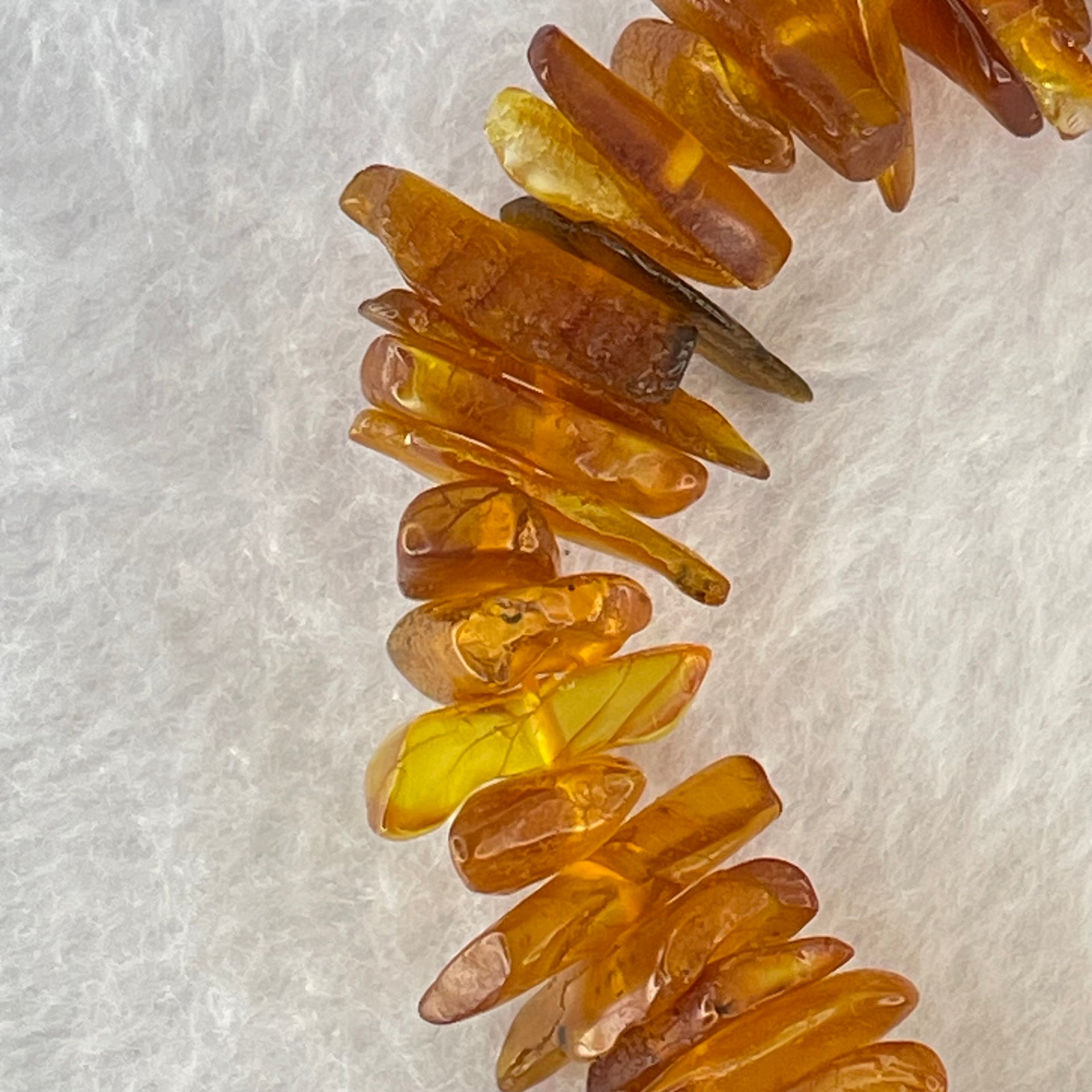 Natural Amber Raw Stone Irregular Beads Bracelet 天然蜜蜂蜡原石手链 21.38g 19cm 16.9 by 8.6 by 3.0mm 71pcs - Huangs Jadeite and Jewelry Pte Ltd