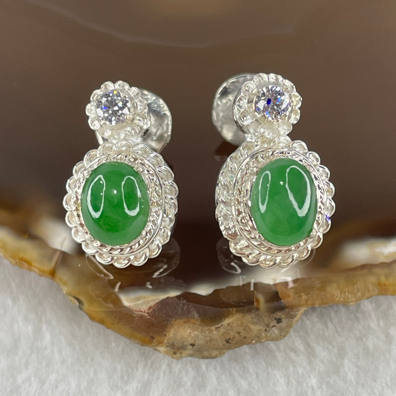 Type A Natural Full Old Mine Spicy Green Jadeite Cabochon 8.8 by 6.7 by 4.0mm Stone for Setting 20.97g (On Silver Earrings Mold) - Huangs Jadeite and Jewelry Pte Ltd
