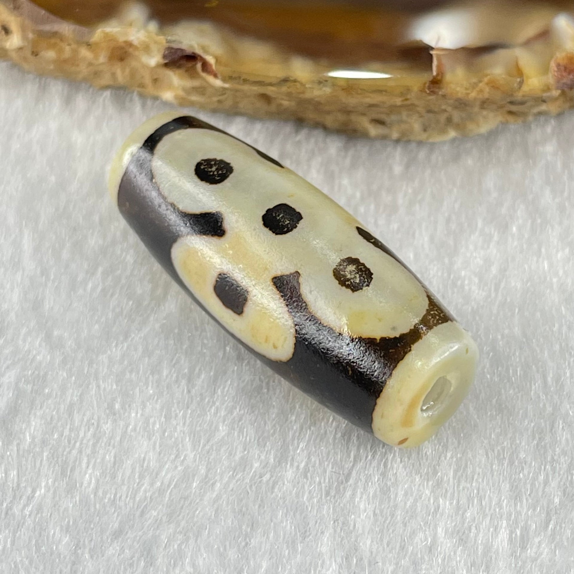 Natural Powerful Tibetan Old Oily Agate 5 Eyes Lightning Dzi Bead Heavenly Master (Tian Zhu) 五眼闪电天珠 6.08g 29.0 by 11.5mm - Huangs Jadeite and Jewelry Pte Ltd