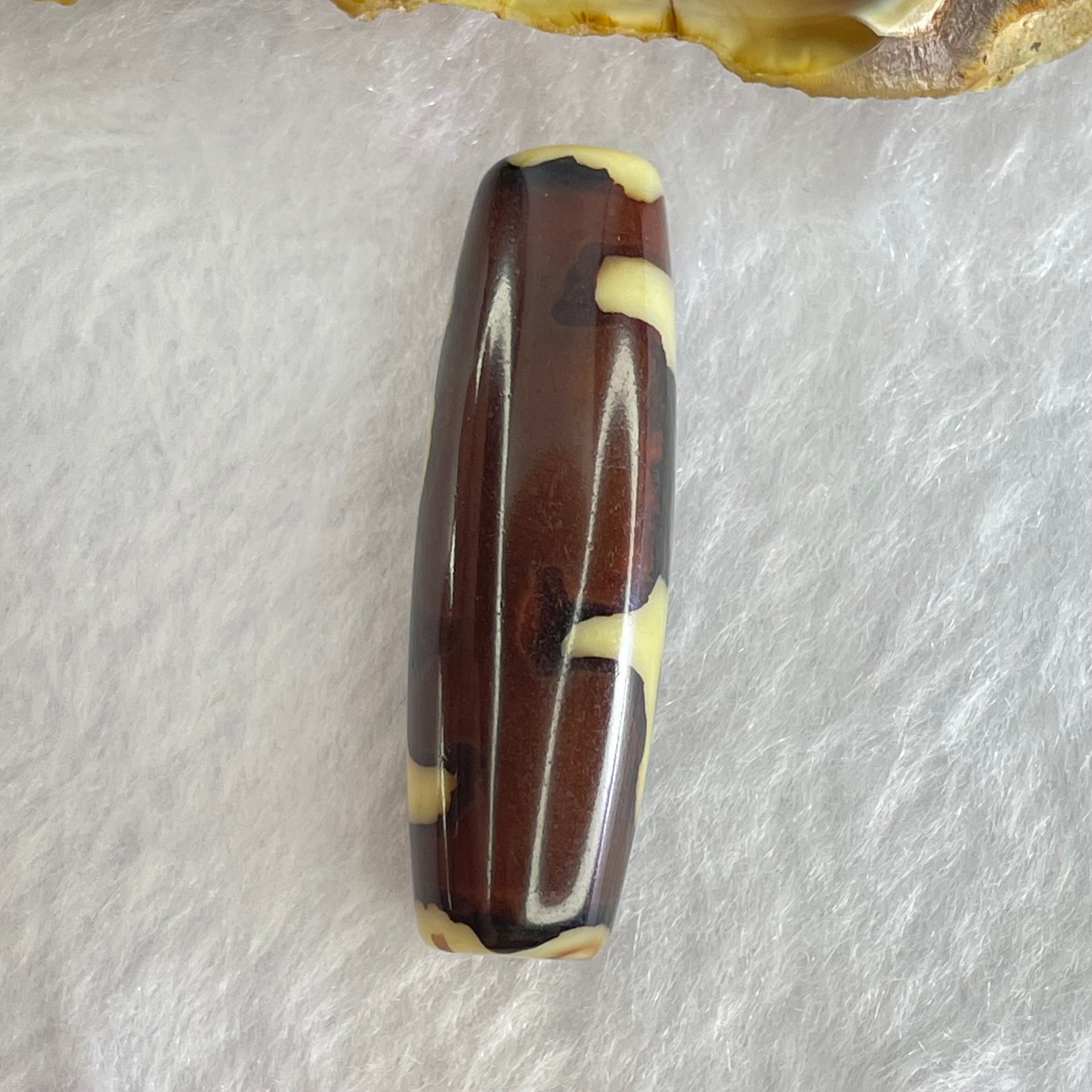 Natural Powerful Tibetan Old Oily Agate Guan Yin Dzi Bead Heavenly Master (Tian Zhu) 观音天珠 8.32g 37.7 by 11.6mm - Huangs Jadeite and Jewelry Pte Ltd