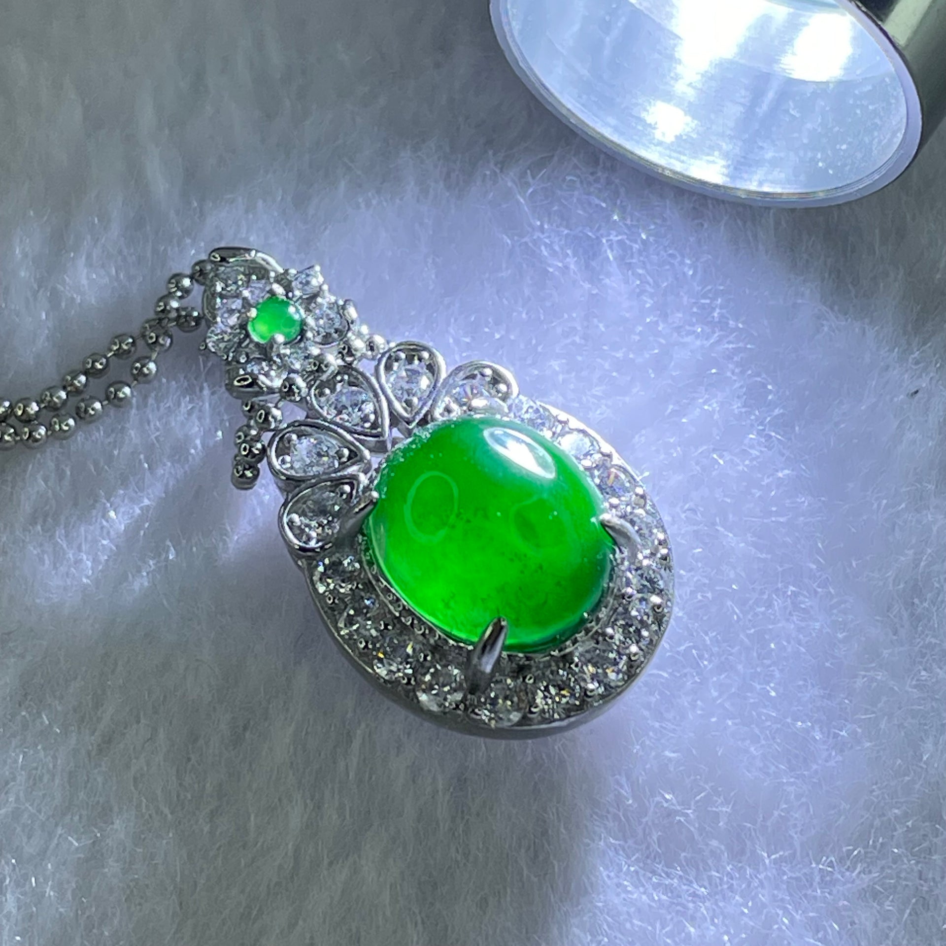 Type A Icy Green Omphasite Jadeite 11.1 by 9.2 by 6.0mm With Crystals in S925 Sliver Necklace 5.28g - Huangs Jadeite and Jewelry Pte Ltd