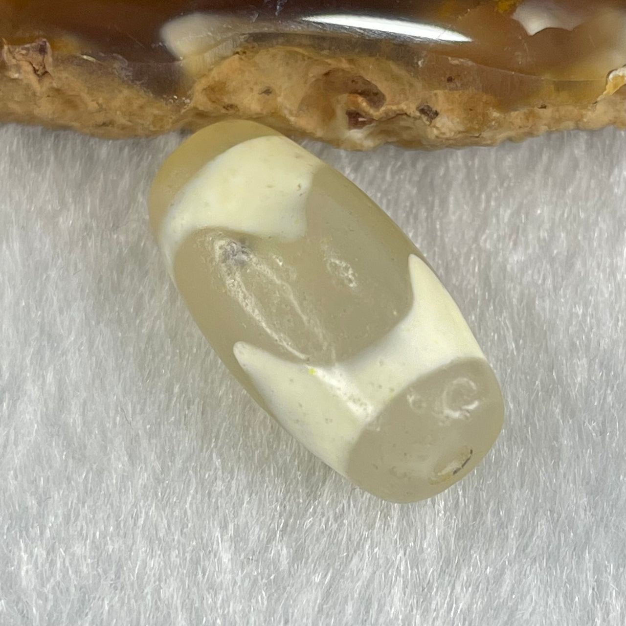 Natural Powerful Tibetan Old Oily Agate Tiger Tooth Daluo Dzi Bead Heavenly Master (Tian Zhu) 虎呀天诛 3.09g 20.2 by 10.3mm - Huangs Jadeite and Jewelry Pte Ltd
