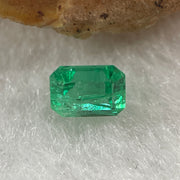Natural Colombia Green Emerald (Beryl) Cut-Cornered Rectangular step cut 0.56ct 5.4 by 4.3 b y 3.6mm - Huangs Jadeite and Jewelry Pte Ltd