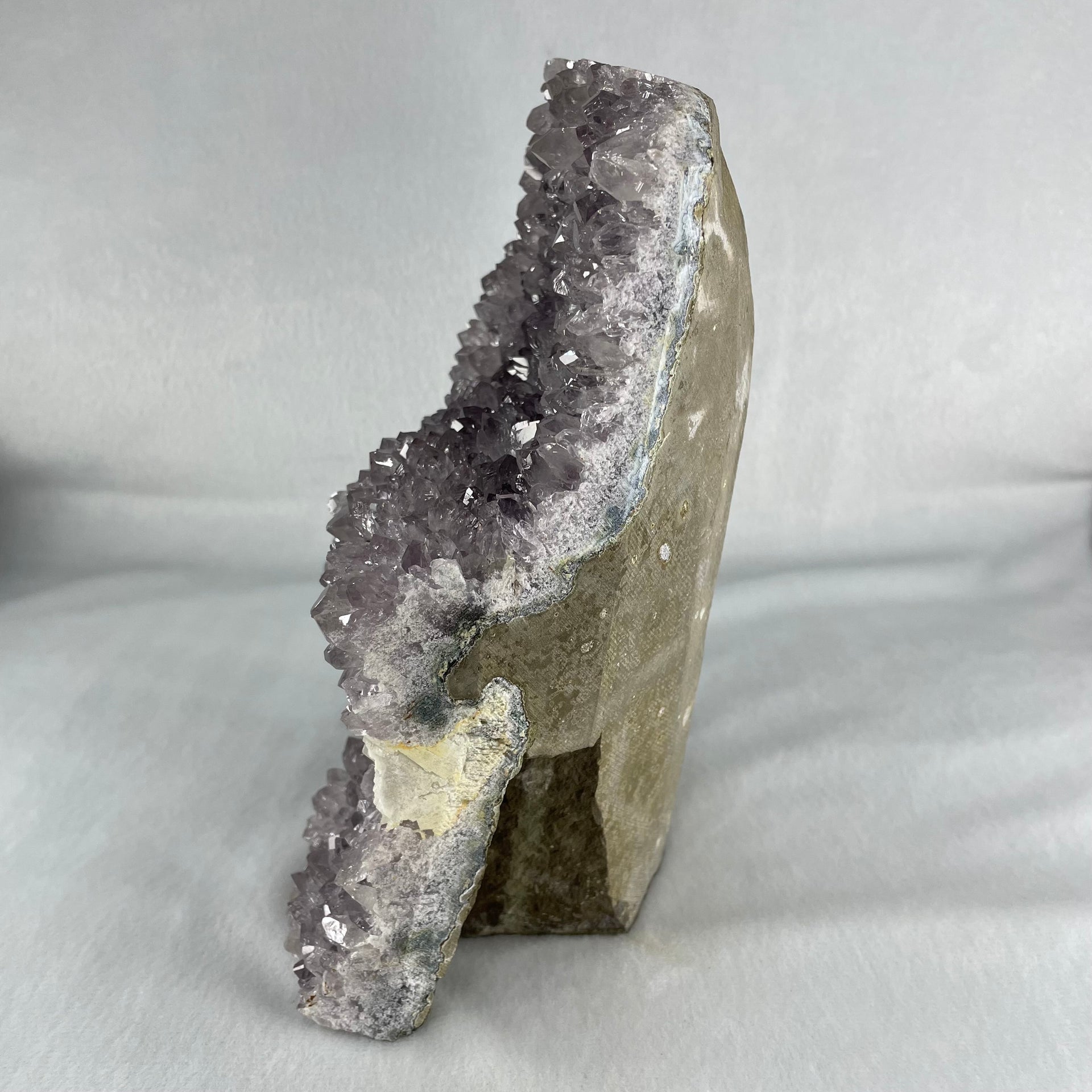 Natural Amethyst Cave Fragment Display 2,956.5g 137.9 by 92.2 by 185.0mm - Huangs Jadeite and Jewelry Pte Ltd
