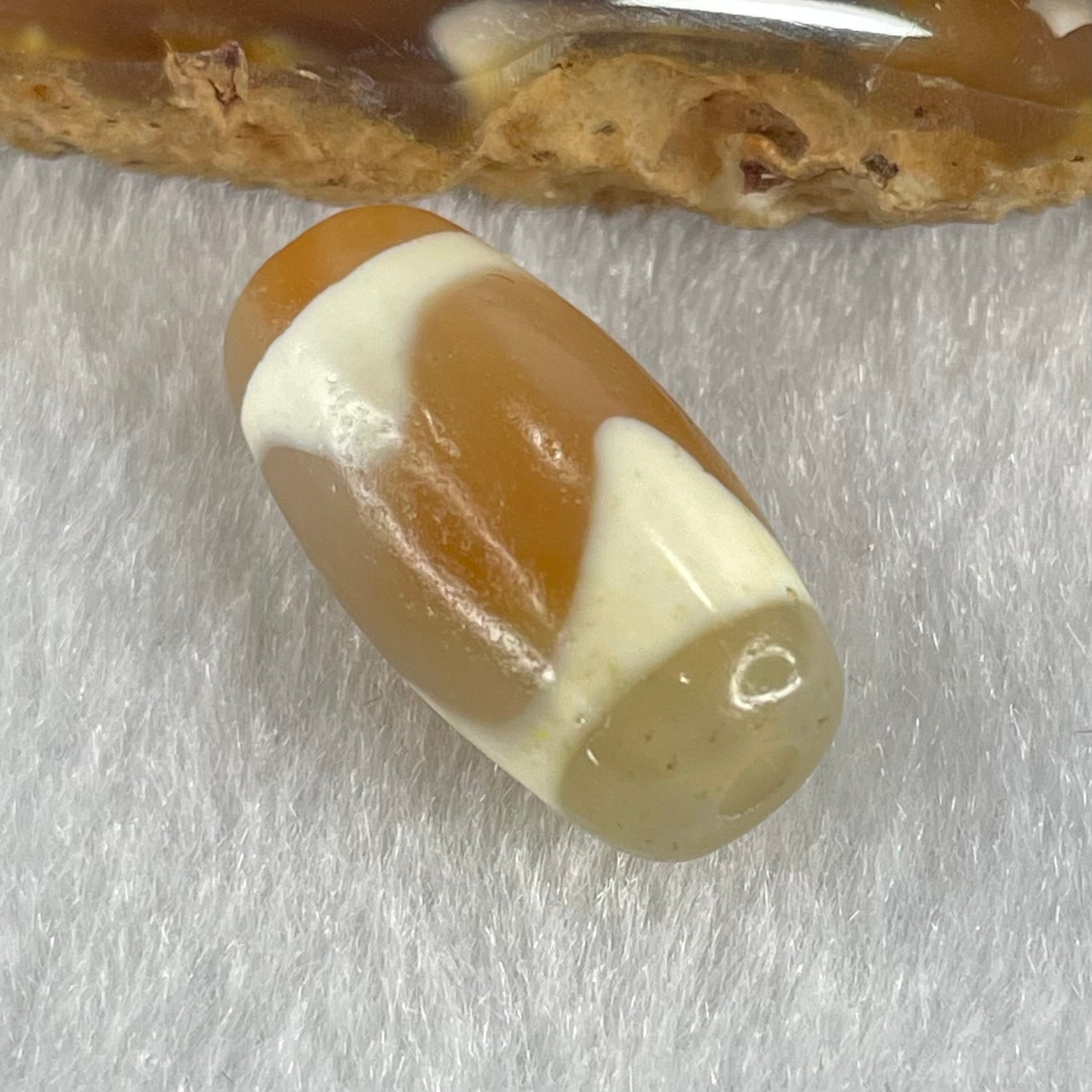 Natural Powerful Tibetan Old Oily Agate Tiger Tooth Daluo Dzi Bead Heavenly Master (Tian Zhu) 虎呀天诛 3.30g 20.2 by 10.5mm - Huangs Jadeite and Jewelry Pte Ltd