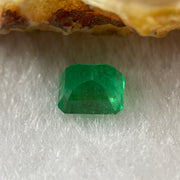 Natural Colombia Green Emerald (Beryl) Cut-Cornered Rectangular step cut 1.08ct 6.3 by 5.0 by 4.3mm - Huangs Jadeite and Jewelry Pte Ltd