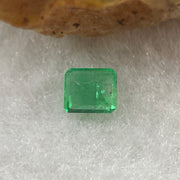 Natural Colombia Vivid Green Emerald (Beryl) Cut-Cornered Rectangular Step cut 0.40ct 4.9 by 4.2 by 2.6mm - Huangs Jadeite and Jewelry Pte Ltd