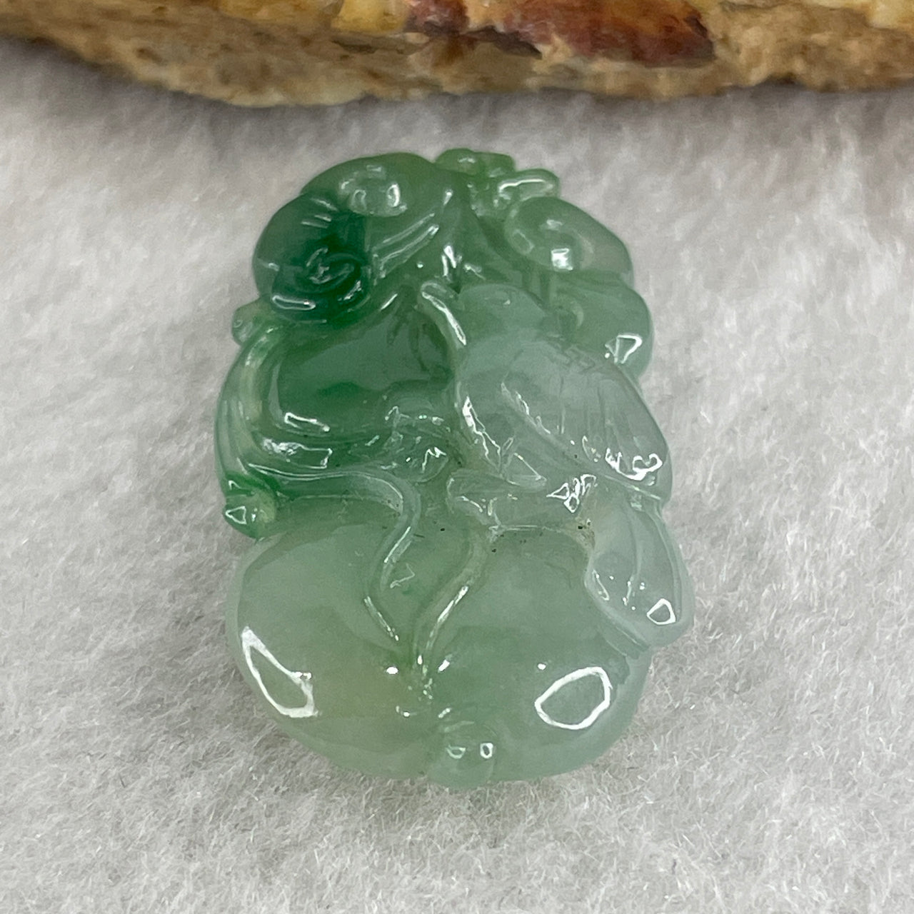 Natural Type A Jelly Green with Faint Green Jadeite Bird on Hulu and Ruyi Pendant 6.79g 34.1 by 18.0 by 6.8mm - Huangs Jadeite and Jewelry Pte Ltd