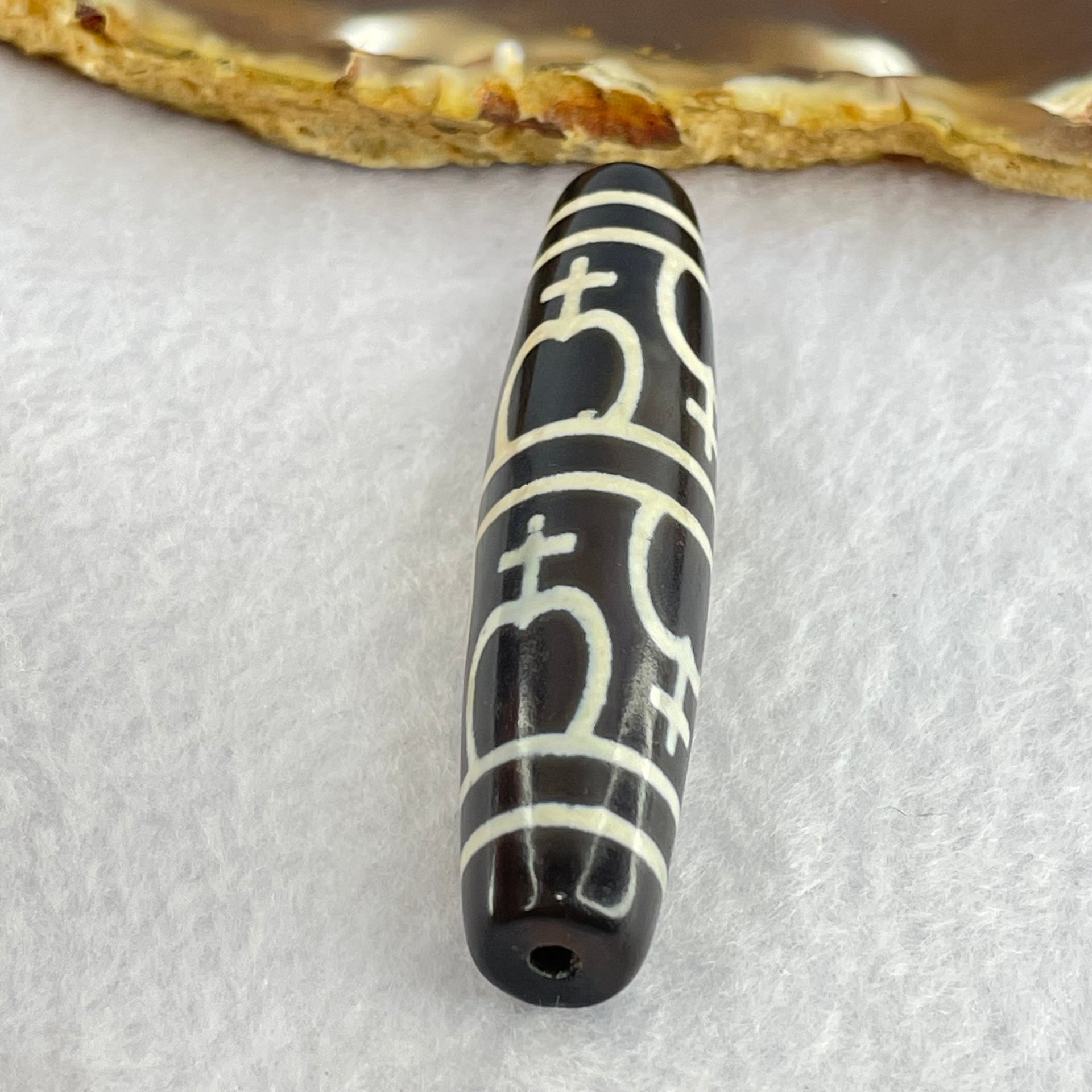 Natural Powerful Tibetan Old Oily Agate Nectar Vessel Dzi Bead Heavenly Master (Tian Zhu) 花蜜容器眼天诛 16.17g 58.3 by 13.4mm - Huangs Jadeite and Jewelry Pte Ltd