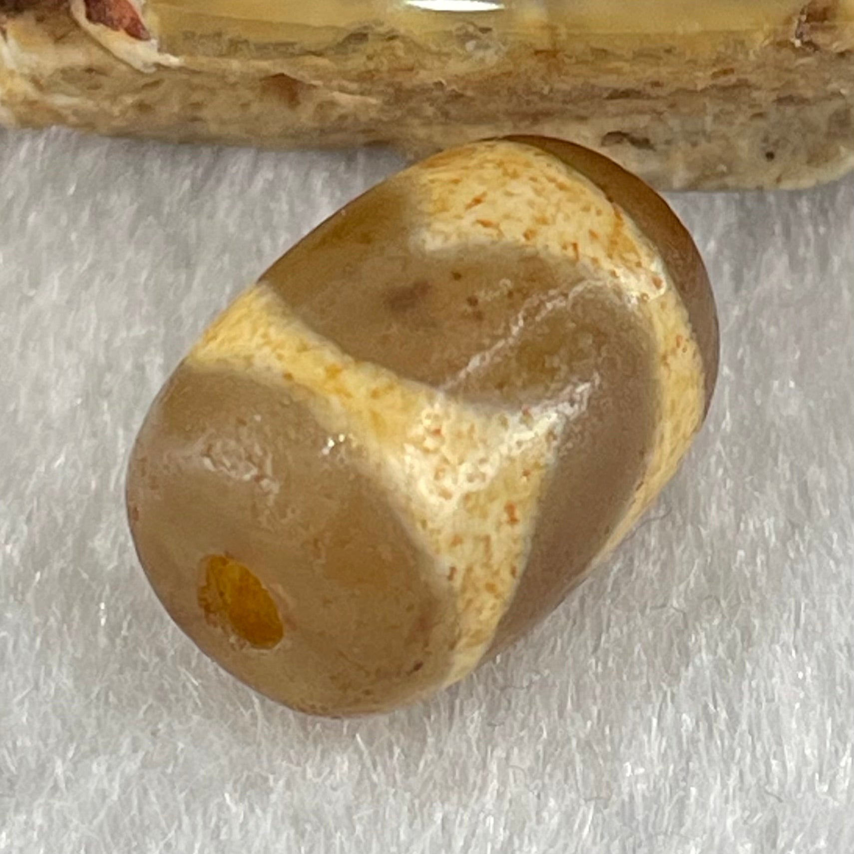 Natural Powerful Tibetan Old Oily Agate Tiger Tooth Daluo Dzi Bead Heavenly Master (Tian Zhu) 虎呀天诛 2.15g 14.1 by 10.2mm - Huangs Jadeite and Jewelry Pte Ltd