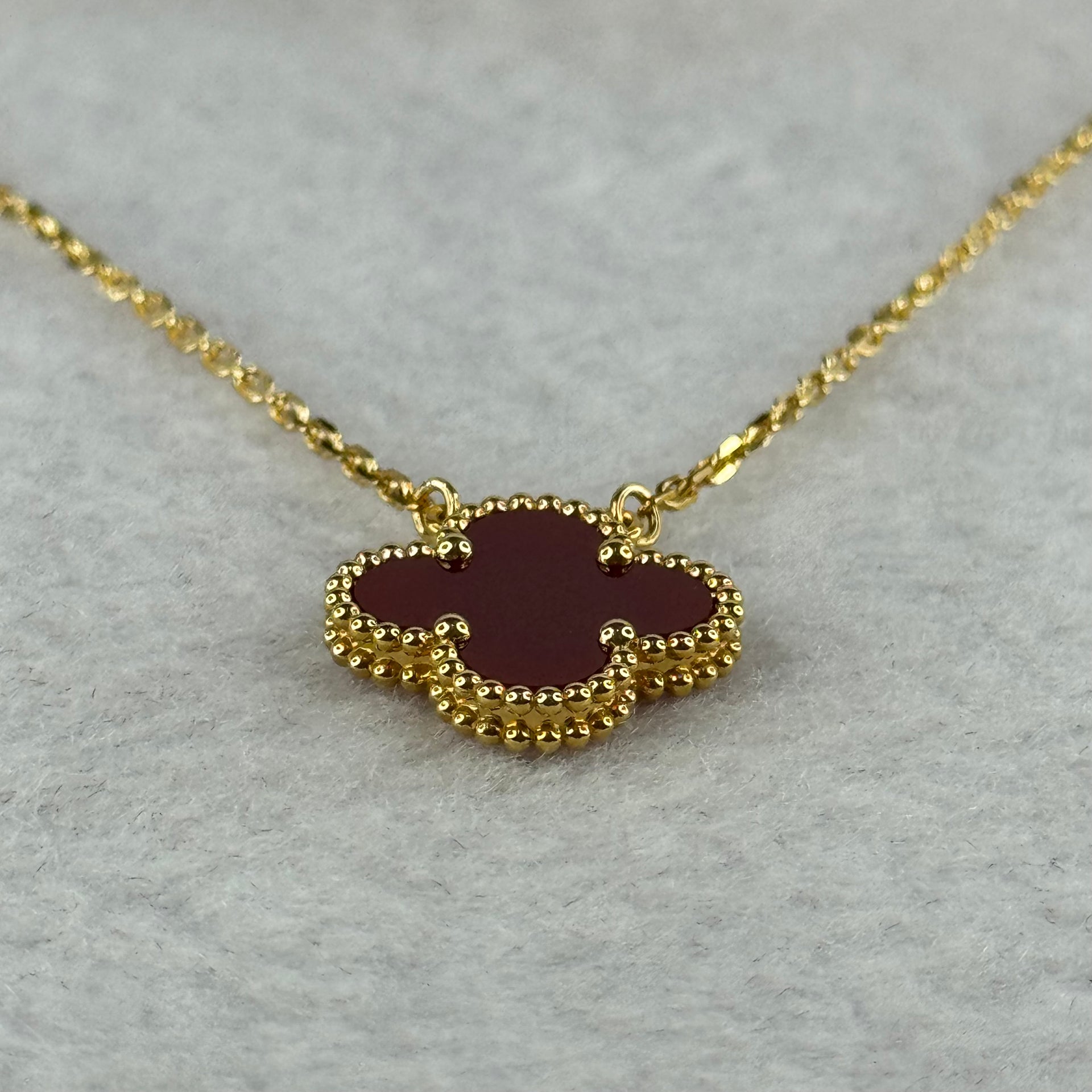 (Pre-Love) Van Cleef & Arpels VCA Vintage Alhambra Pendant Necklace 18K yellow gold Carnelian 5.46g 42cm - Huangs Jadeite and Jewelry Pte Ltd