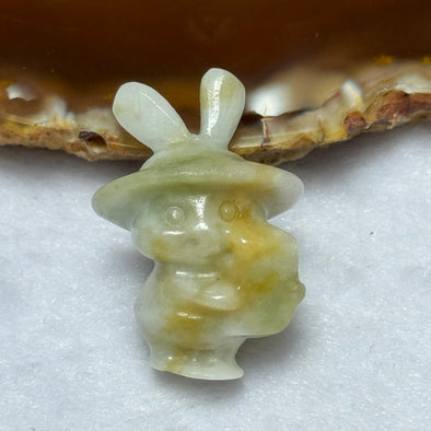 Type A Brown Green Lavender Jadeite Rabbit with Hat Mini Display 10.18g 31.2 by 21.6 by 18.2mm