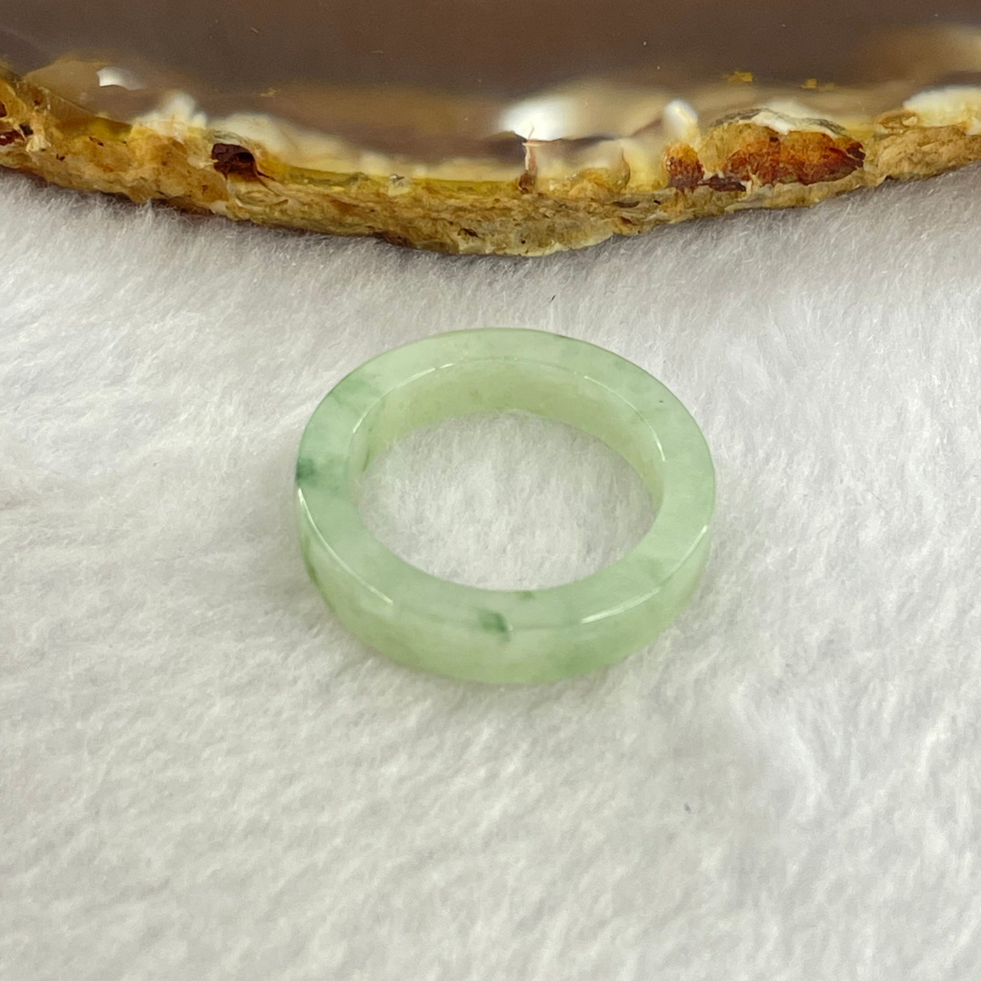 Type A Green Piao Hua Jadeite Ring 3.21g 4.7 by 3.6mm US8 HK17.5 - Huangs Jadeite and Jewelry Pte Ltd