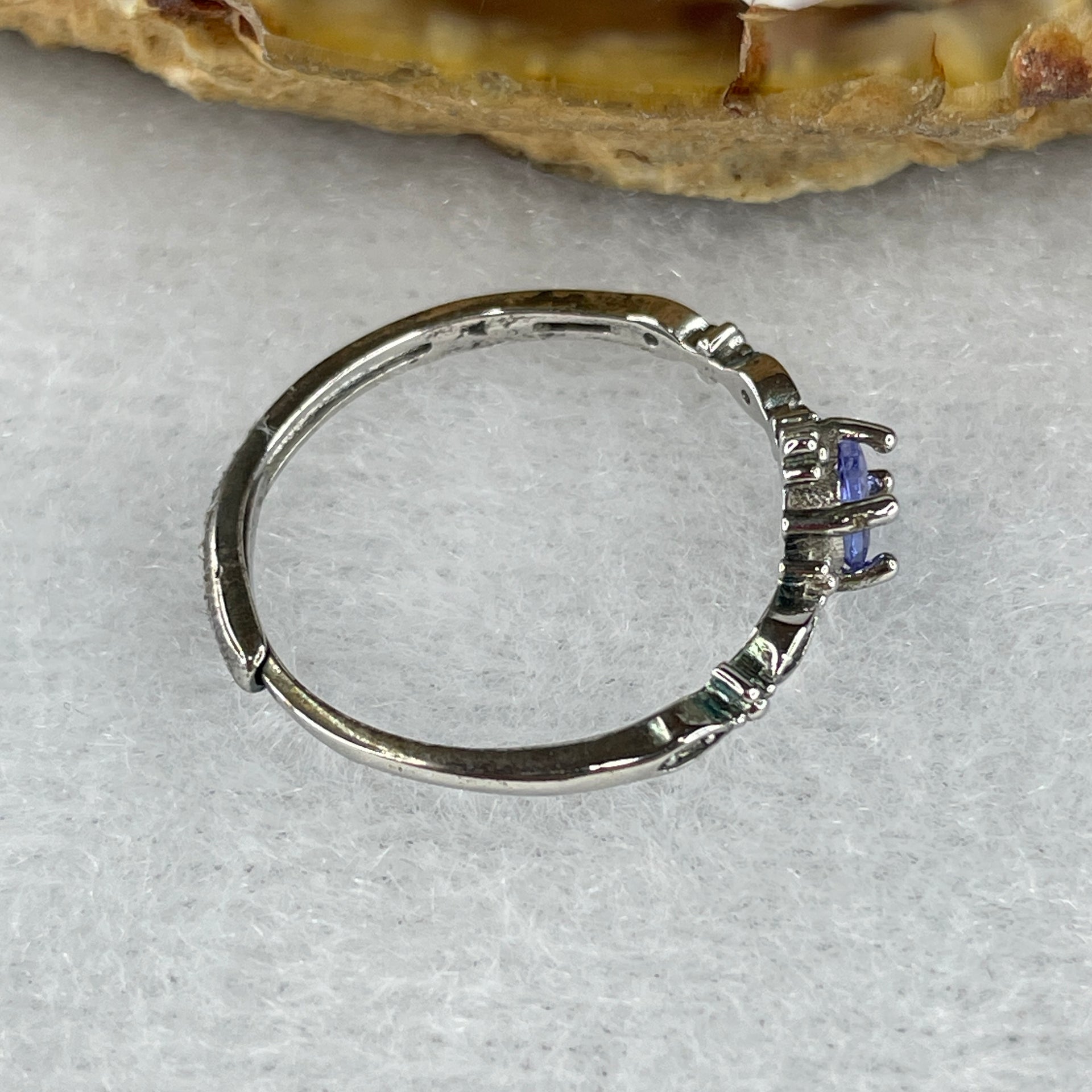 Natural Blue Tanzanite Ring in S925 Sliver 1.05g 4.0 by 2.5mm (Adjustable Size) - Huangs Jadeite and Jewelry Pte Ltd