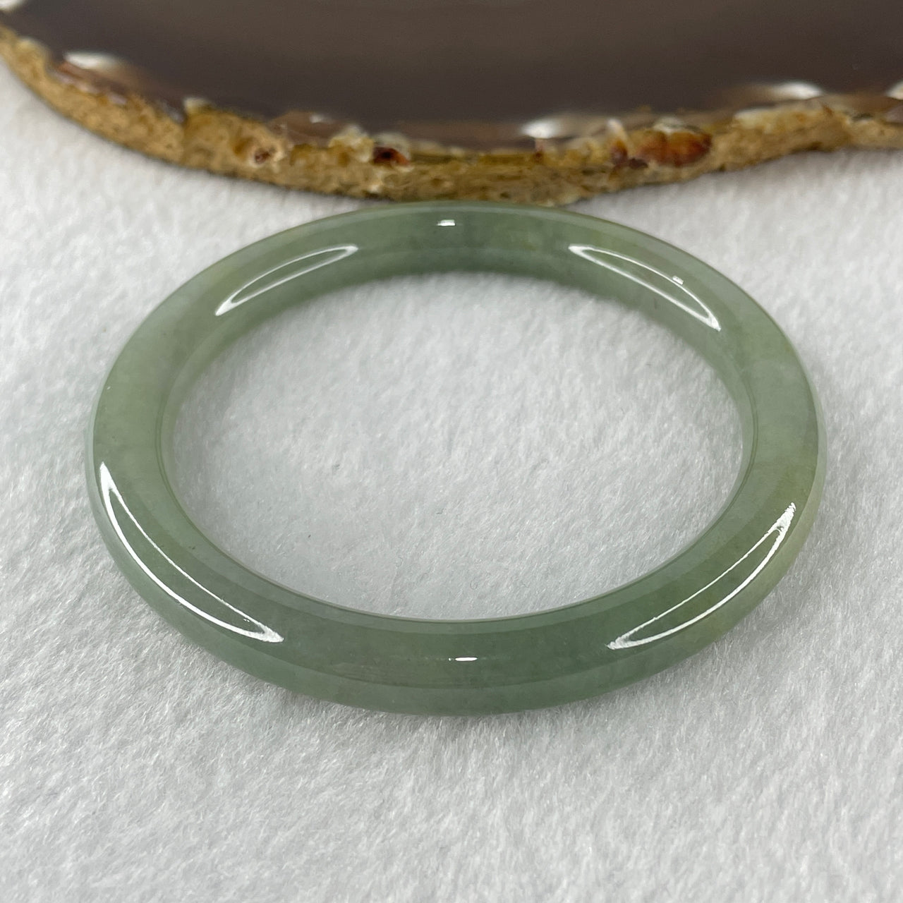 Type A Green Jadeite Bangle 34.40g 8.0 by 8.3mm 56.7mm (Slight Internal Lines)