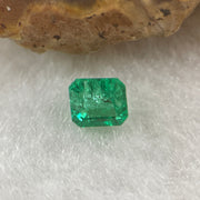 Natural Colombia Green Emerald (Beryl) Cut-Cornered Rectangular step cut 0.64ct 4.9 by 4.7 by 3.7mm - Huangs Jadeite and Jewelry Pte Ltd