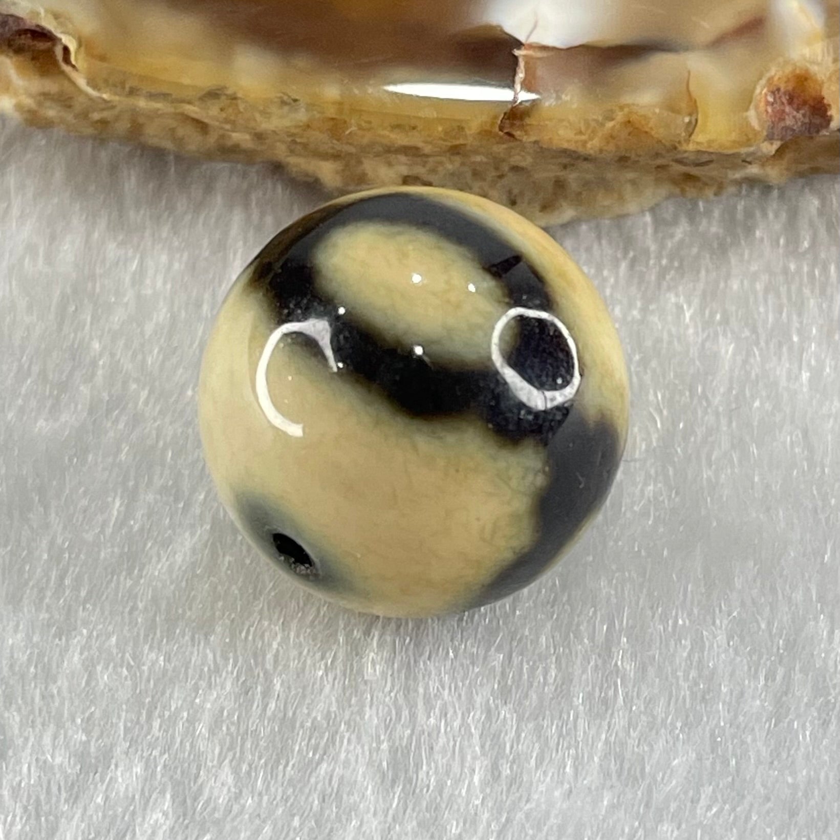 Natural Powerful Tibetan Old Oily Yellowish White with Black Agate 3 Eyes Dzi Bead Heavenly Master (Tian Zhu) 三眼天诛 4.06g 14.5mm - Huangs Jadeite and Jewelry Pte Ltd