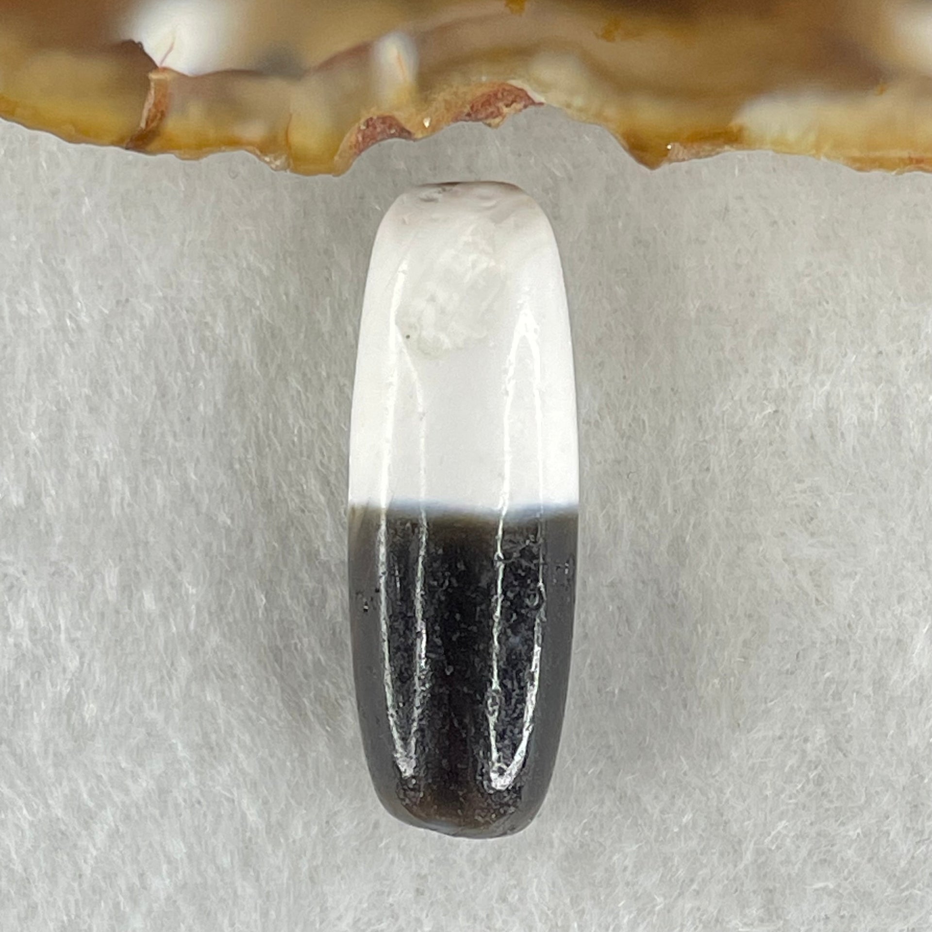 Natural Powerful Tibetan Old Oily Agate 1 Lines Dzi Bead Heavenly Master (Tian Zhu) 4.12g 28.5 by 10.0mm - Huangs Jadeite and Jewelry Pte Ltd