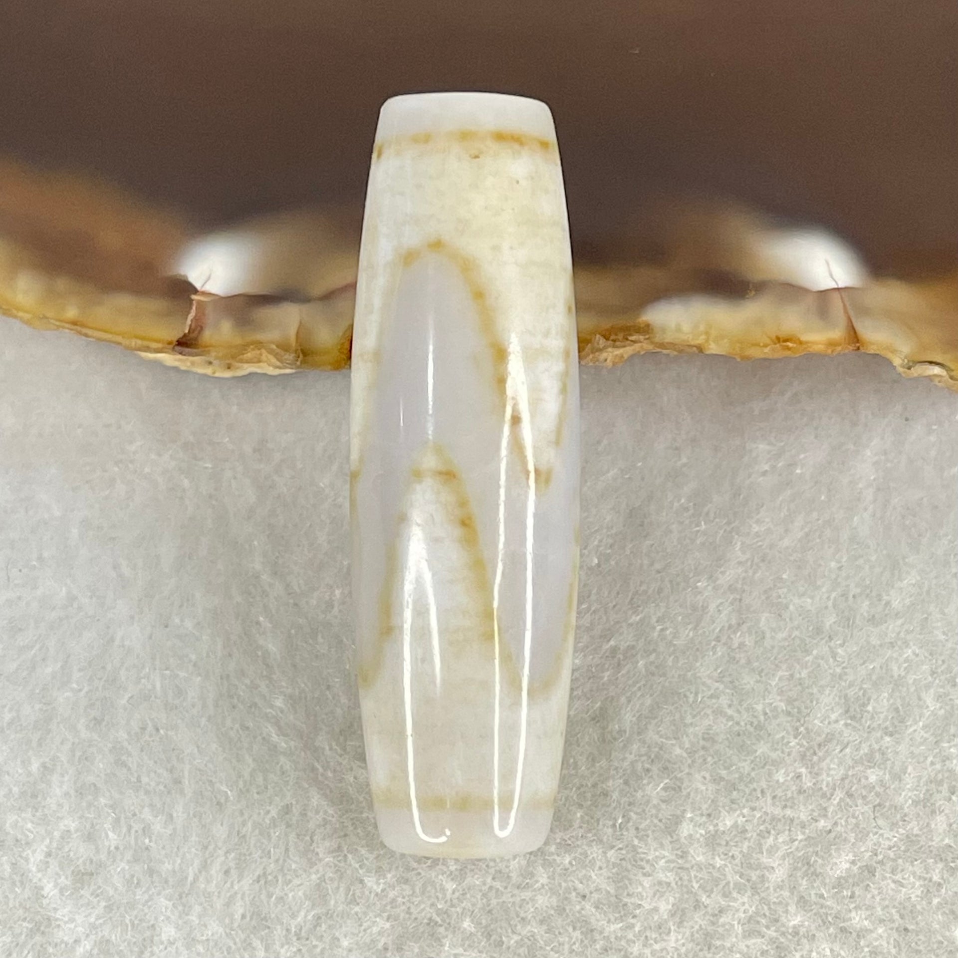 Natural Powerful Tibetan Old Oily White Agate Tiger Tooth Daluo Dzi Bead Heavenly Master (Tian Zhu) 9.21g 39.3 by 12.0mm - Huangs Jadeite and Jewelry Pte Ltd