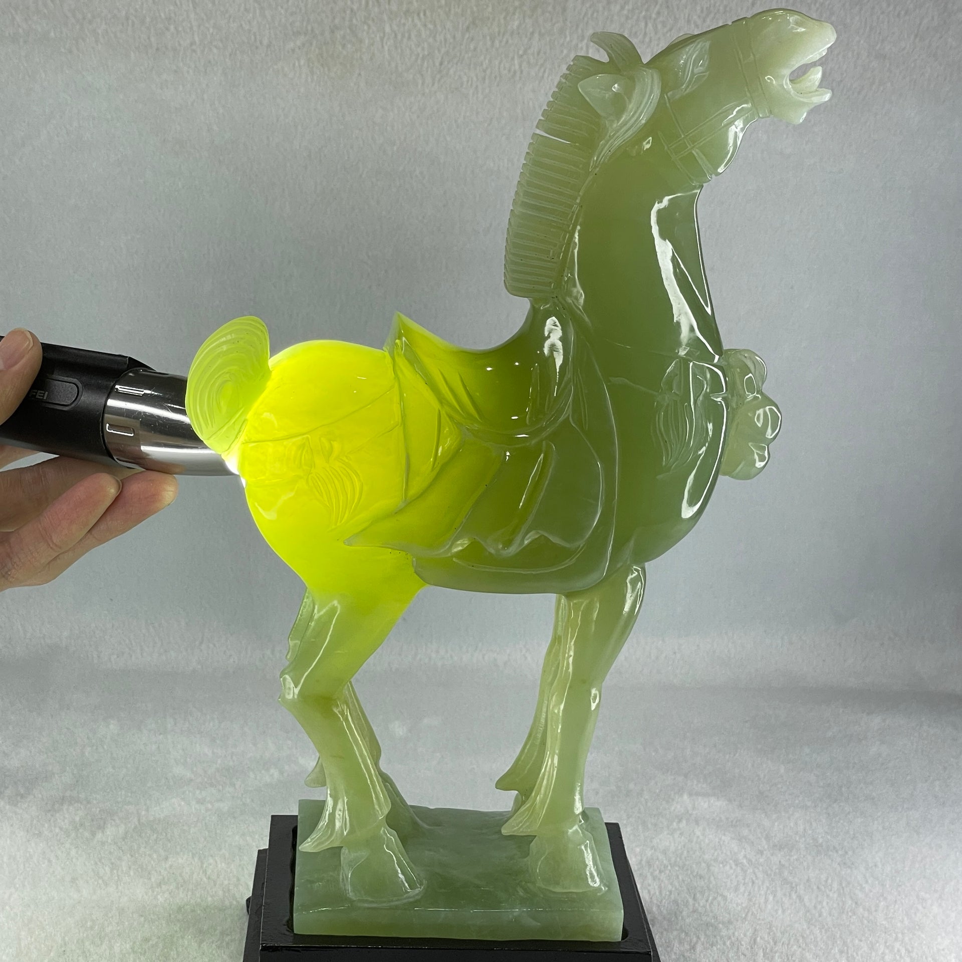 Natural Green Serpentine Horse with Wooden Stand Display 1640.4g 155.1 by 94.8 by 260.0mm - Huangs Jadeite and Jewelry Pte Ltd
