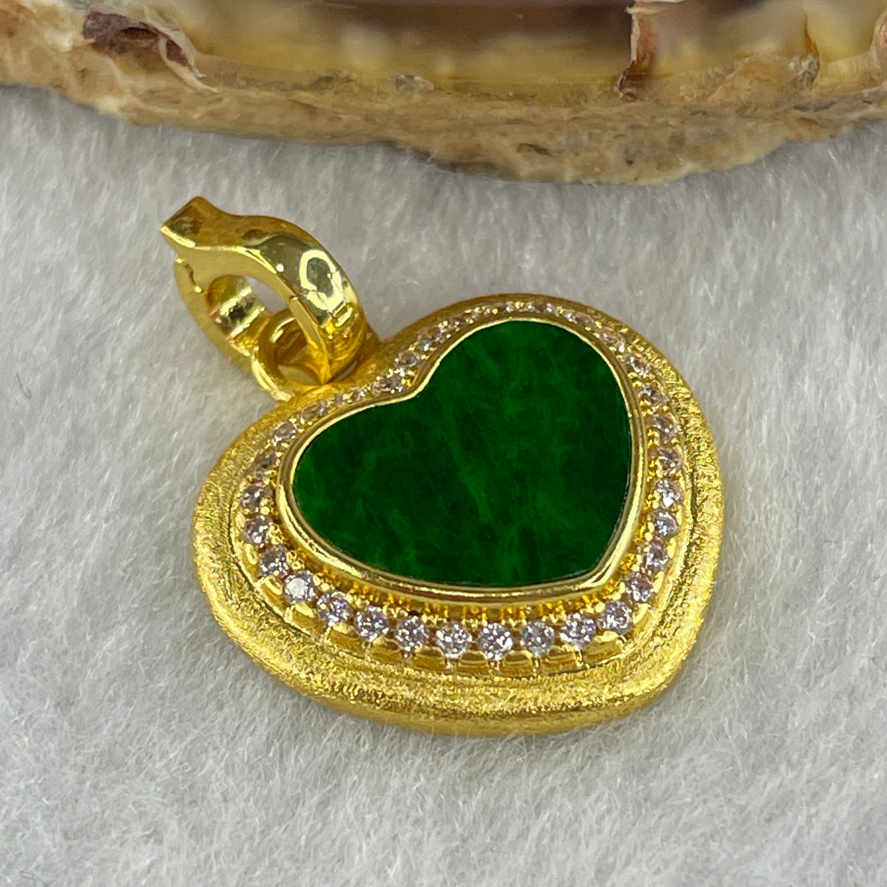 Certified Natural Type A Old Mine Spicy Green Jadeite Heart in Gold Color S925 Silver Pendant 3.285g 9.2 by 11.5 by 1.0mm