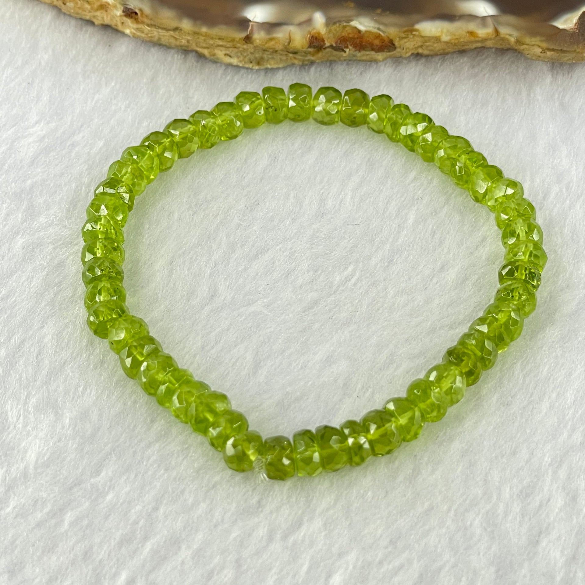 Natural Faceted Peridot Beads Bracelet 天然绿橄榄石手链 12.36g 15.5cm 5.9mm 51 Beads - Huangs Jadeite and Jewelry Pte Ltd