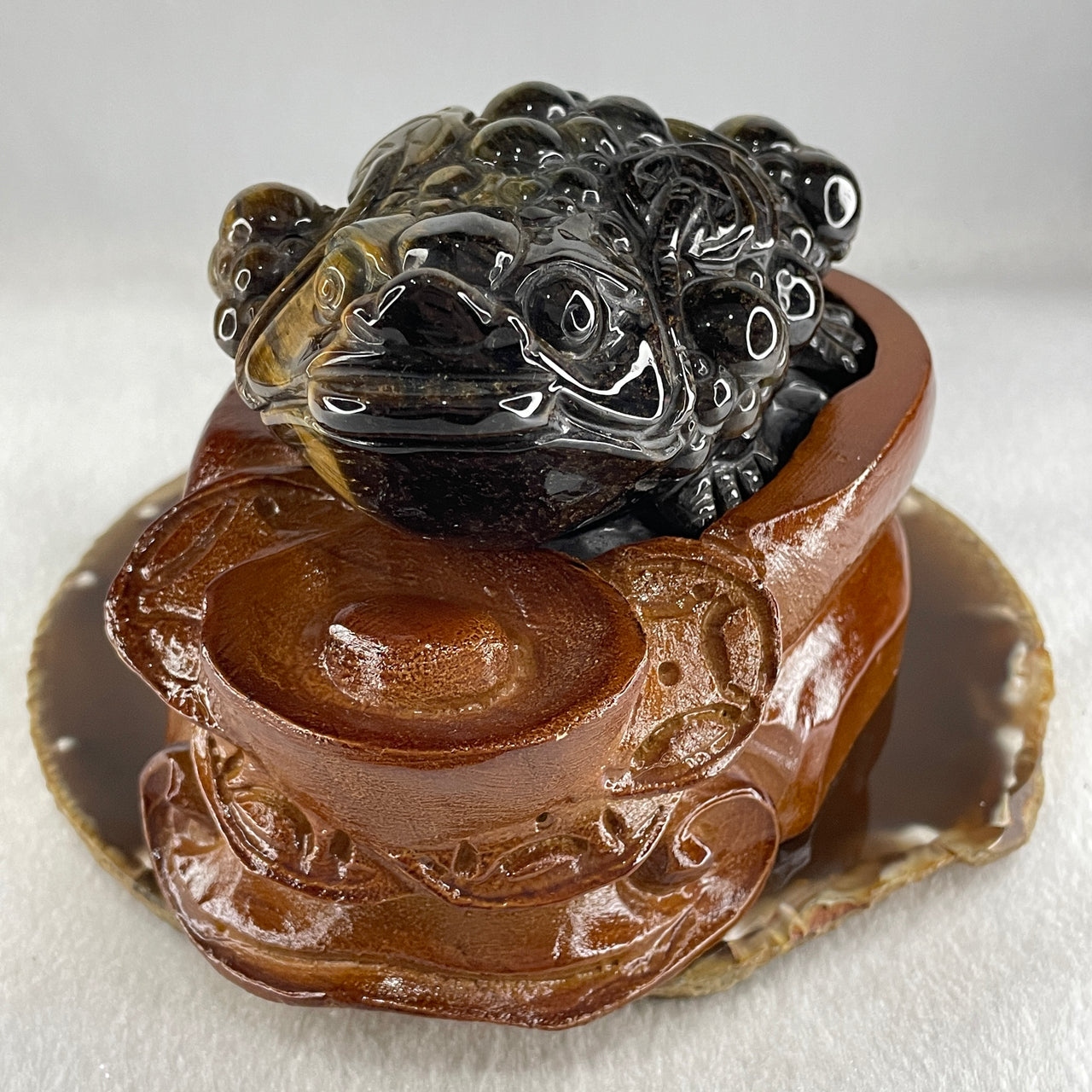 Natural Yellow Tiger's Eye Quartz 3 Legged Toad with Ancient Coin with Wooden Stand Display635.0g 128.1 by 90.7 by 92.5mm - Huangs Jadeite and Jewelry Pte Ltd