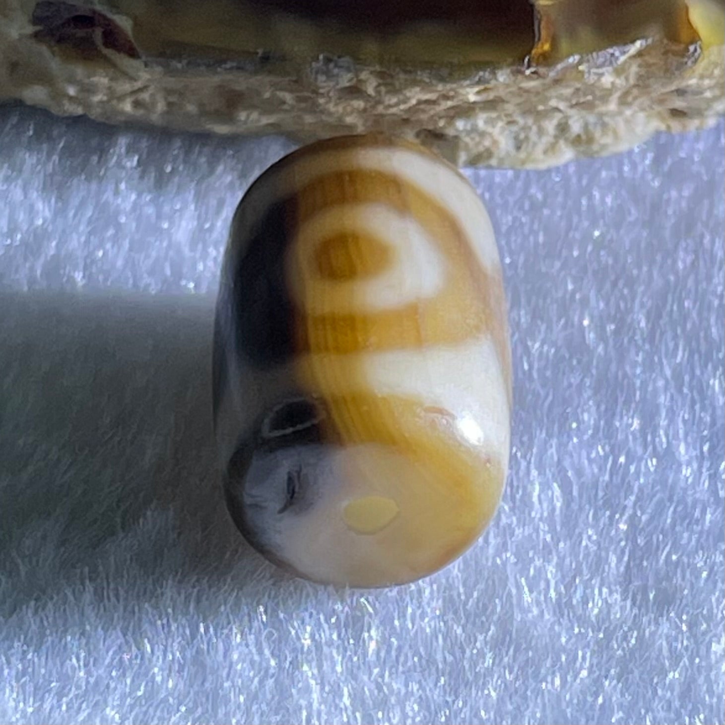 Natural Powerful Tibetan Old Oily Agate 3 Eyes Dzi Bead Heavenly Master (Tian Zhu) 三眼天诛 3.50g 16.0 by 11.0mm - Huangs Jadeite and Jewelry Pte Ltd